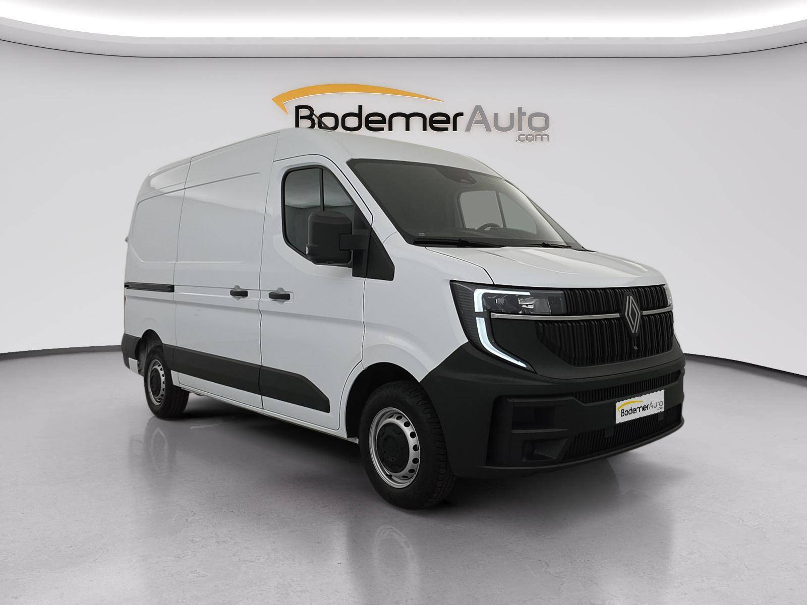 Vente en ligne Renault Master Fourgon MASTER FG BLUE DCI 130 L2H2 3T5 TR au prix de 28 490 €