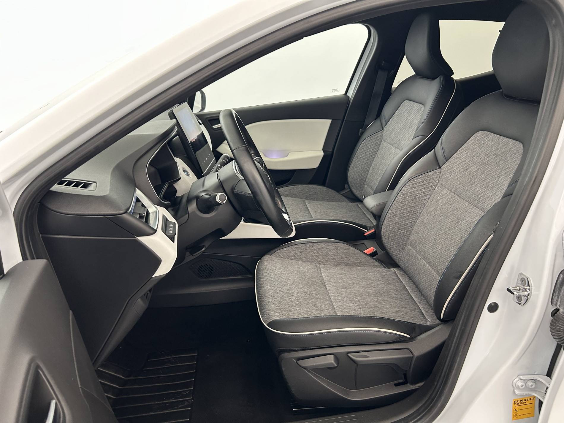 Vente en ligne Renault Clio 5 Clio E-Tech 140 au prix de 16 490 €