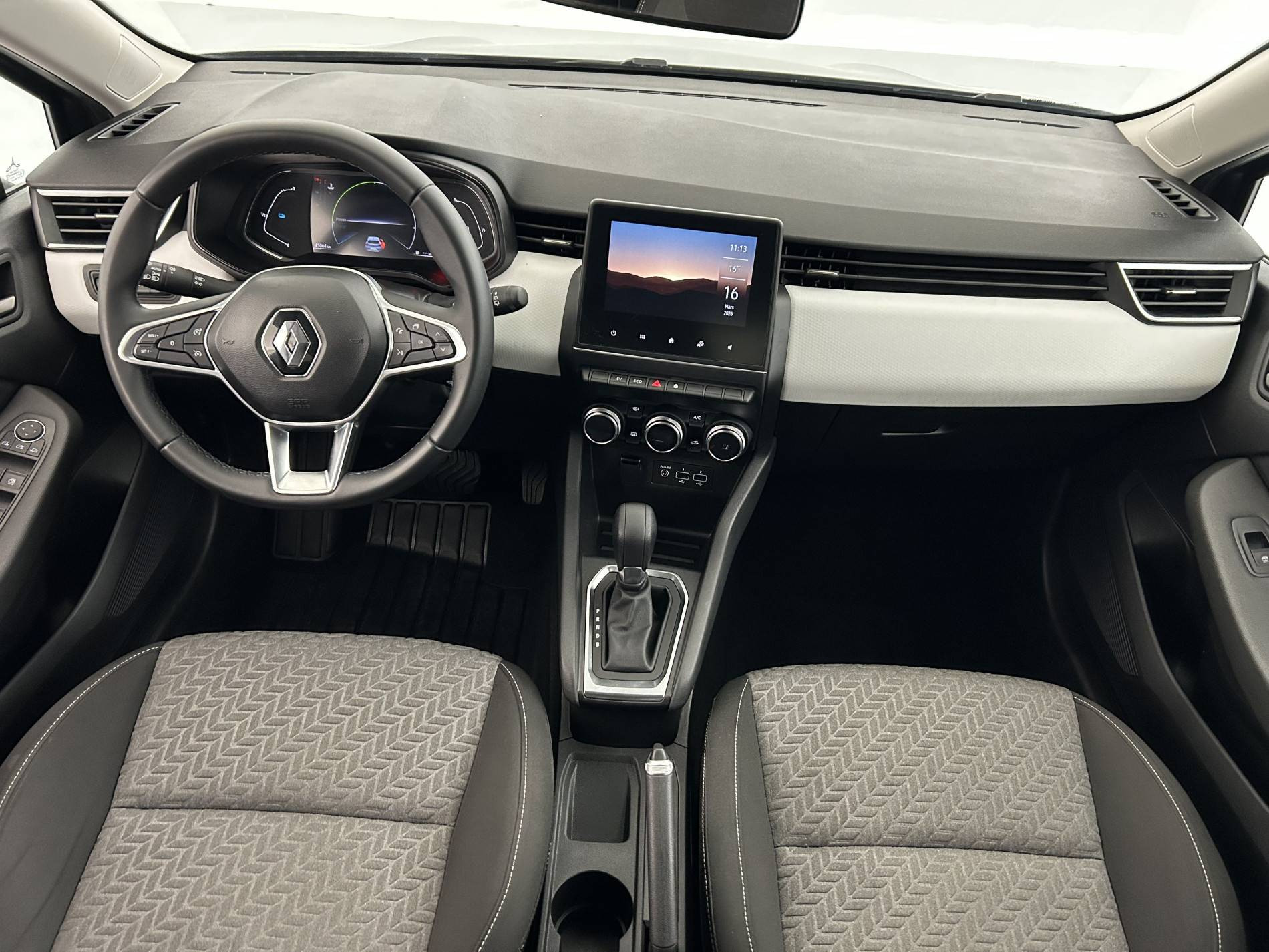 Vente en ligne Renault Clio 5 Clio E-Tech full hybrid 145 au prix de 17 390 €