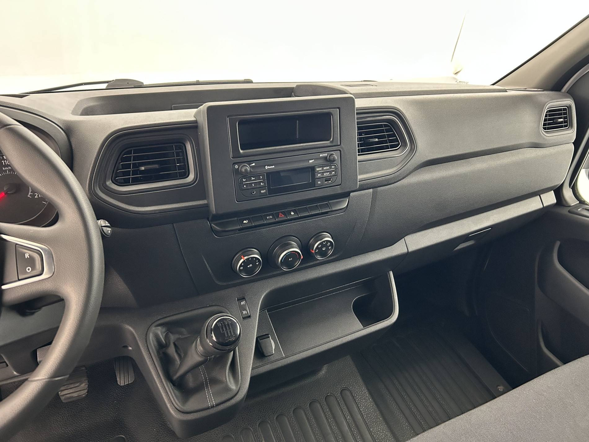 Vente en ligne Renault Master Fourgon MASTER FGN TRAC F3500 L2H2 BLUE DCI 135 au prix de 25 999 €