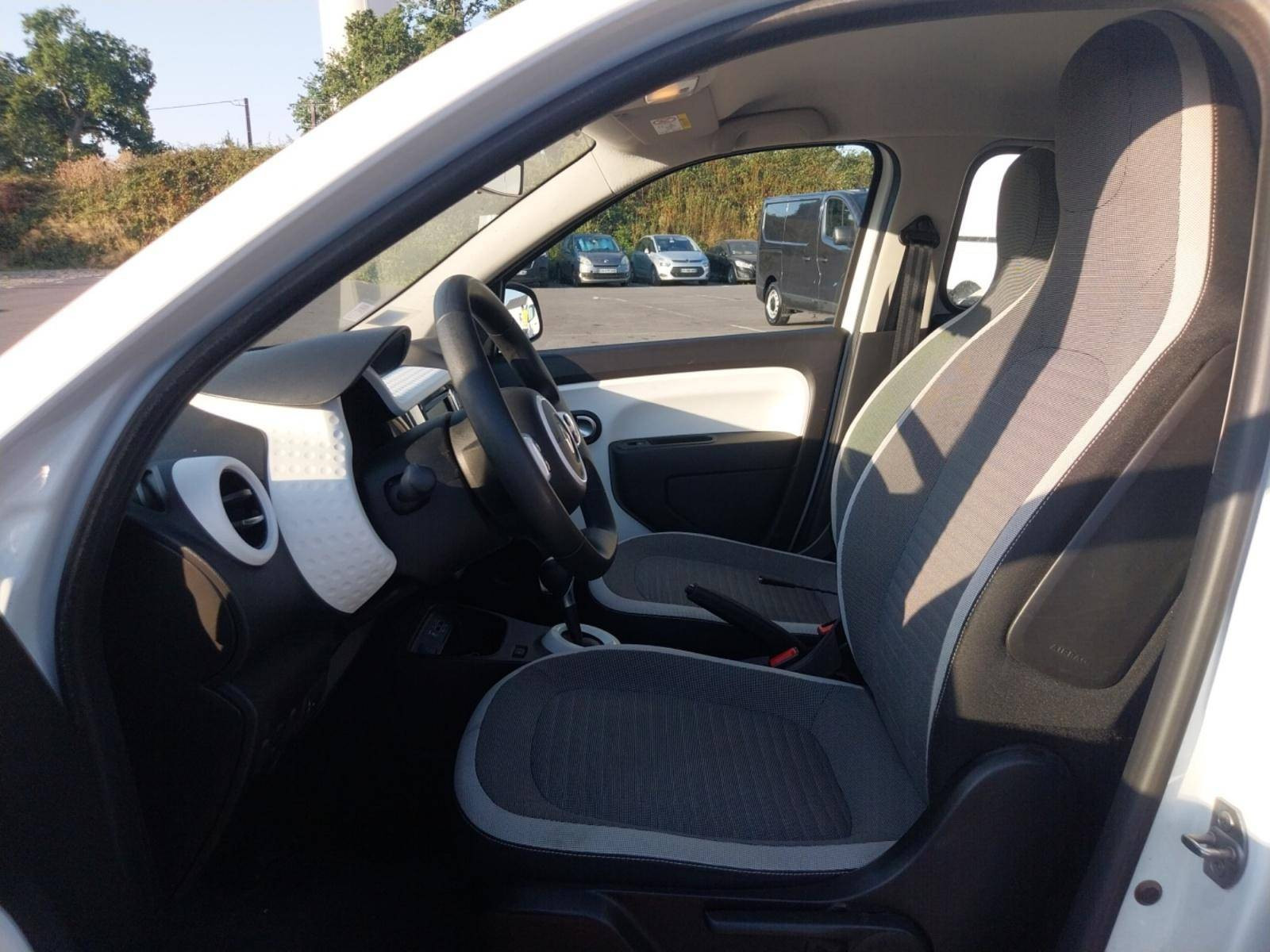 Vente en ligne Renault Twingo Electrique Twingo III E-Tech au prix de 10 200 €