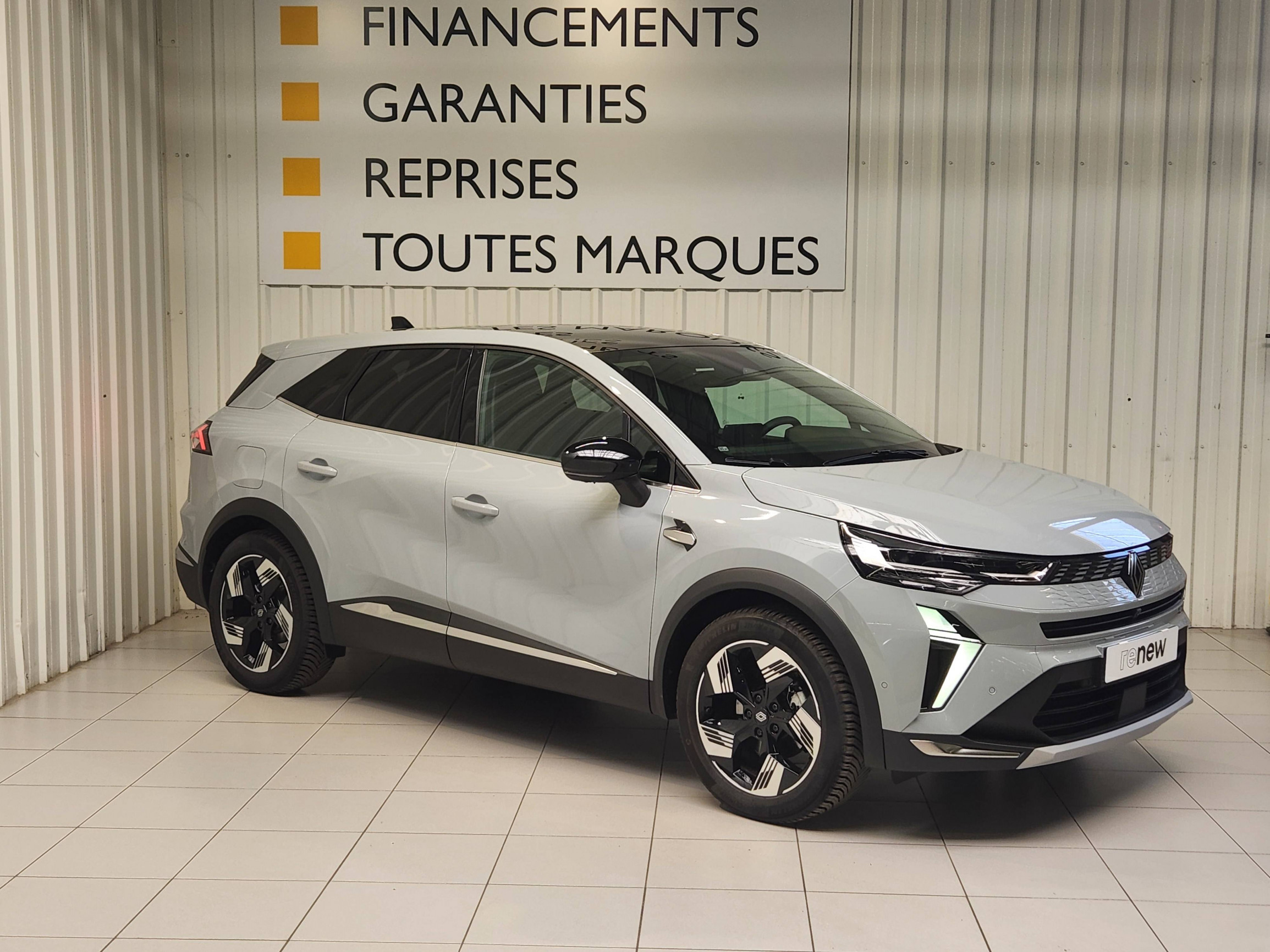 Vente en ligne Renault Symbioz  E-Tech full hybrid 145 au prix de 31 390 €