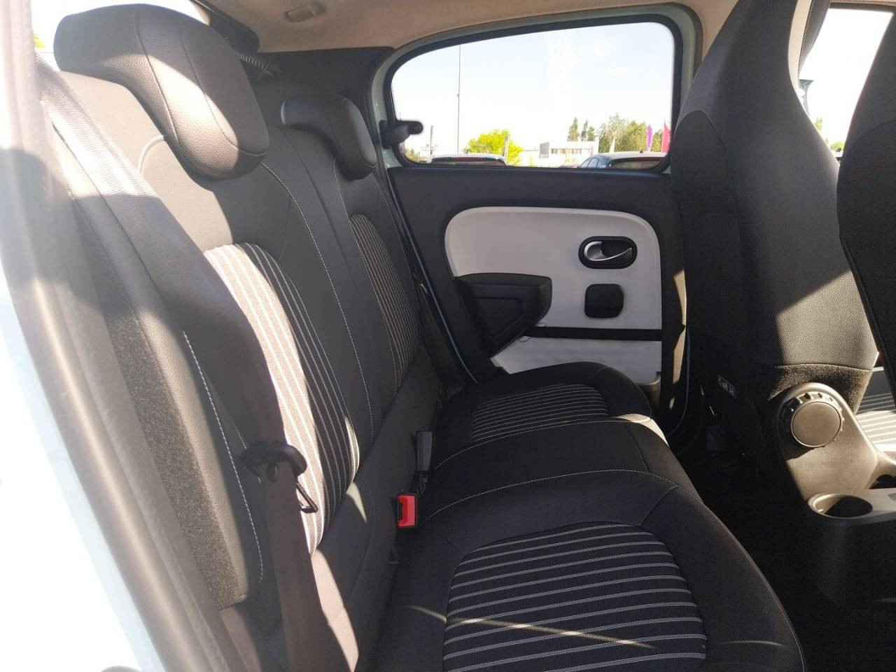 Vente en ligne Renault Twingo Electrique Twingo III E-Tech au prix de 12 990 €