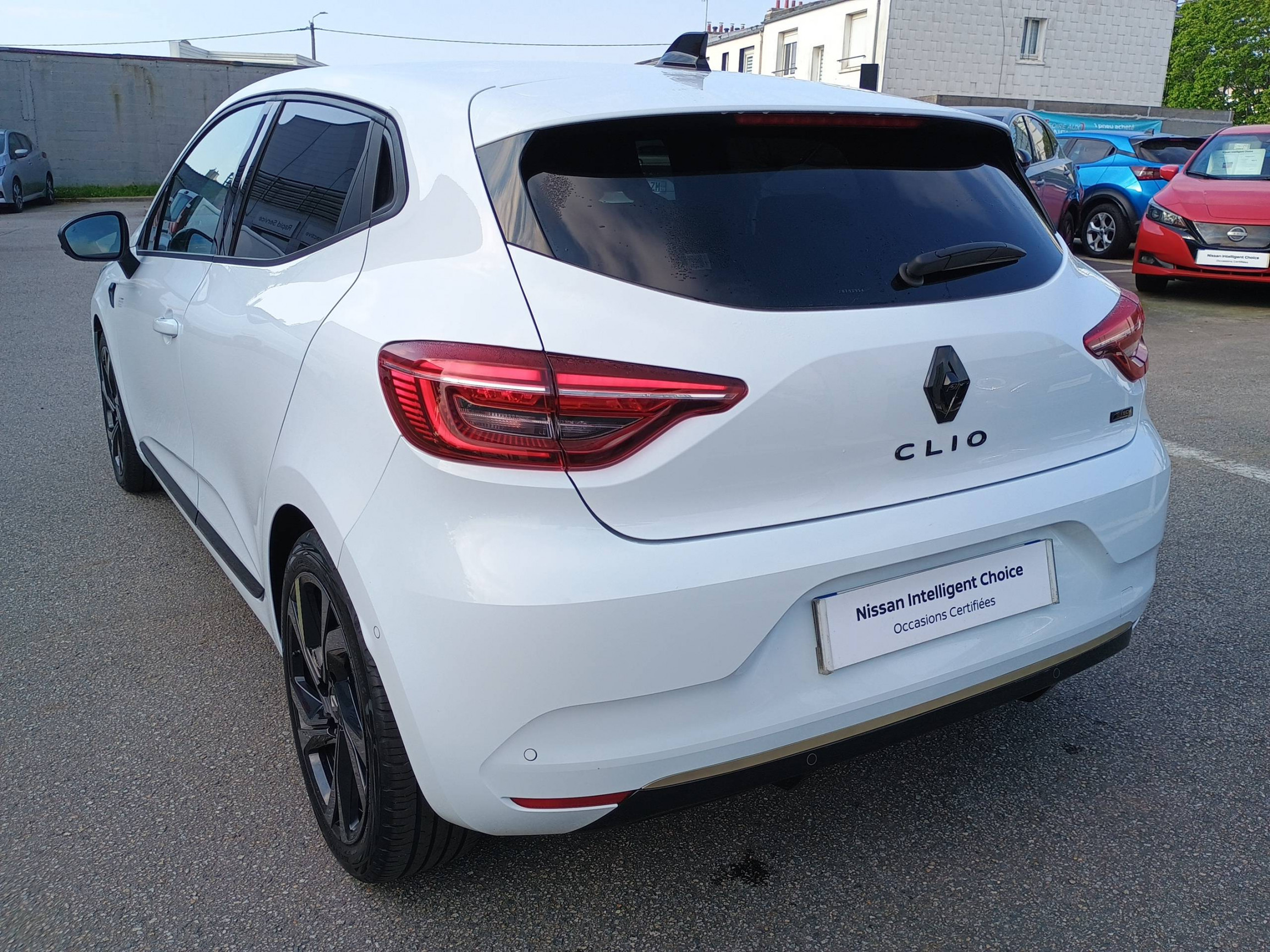 Vente en ligne Renault Clio 5 Clio E-Tech hybride 145 au prix de 20 490 €