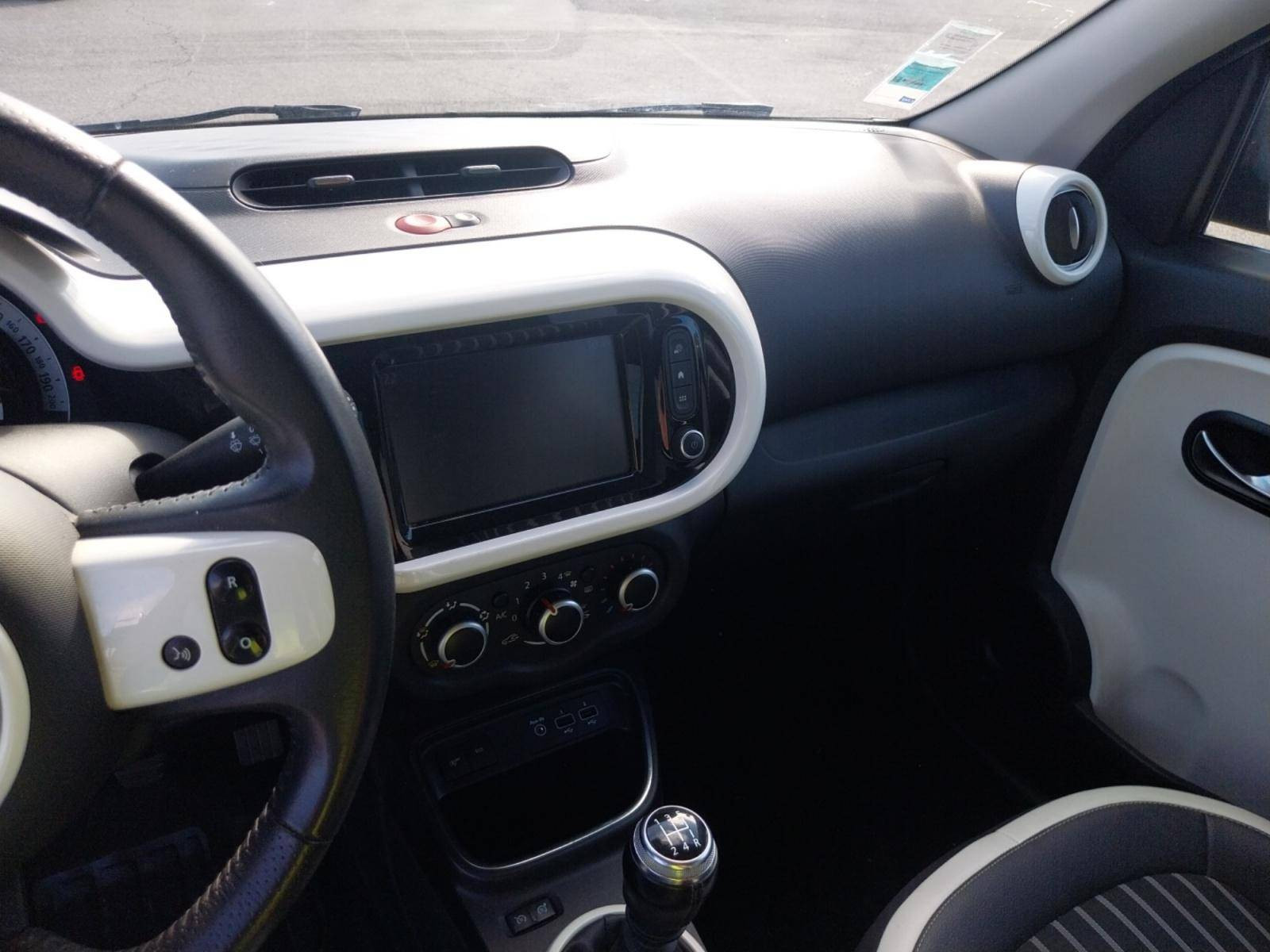 Vente en ligne Renault Twingo 3  TCe 95 au prix de 11 990 €