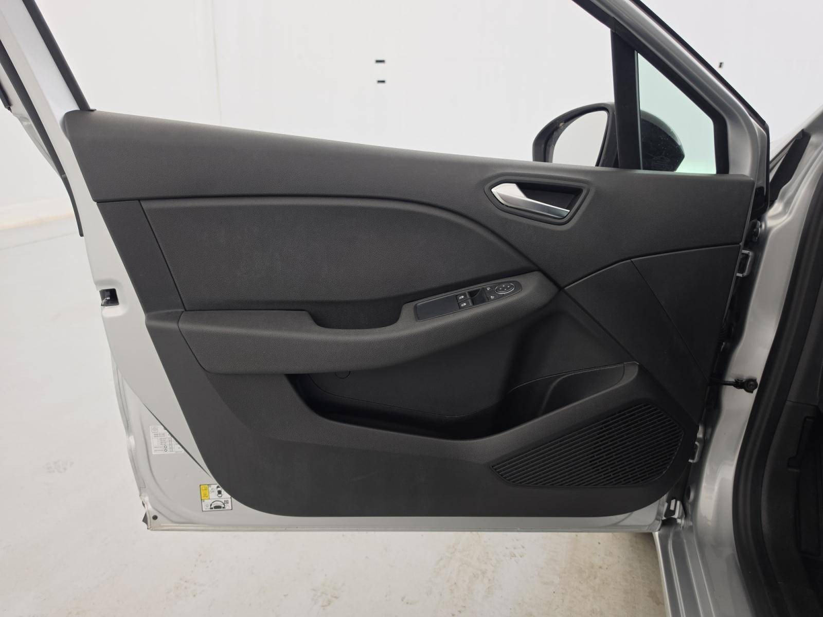 Vente en ligne Renault Clio 5 Clio TCe 90 au prix de 14 990 €