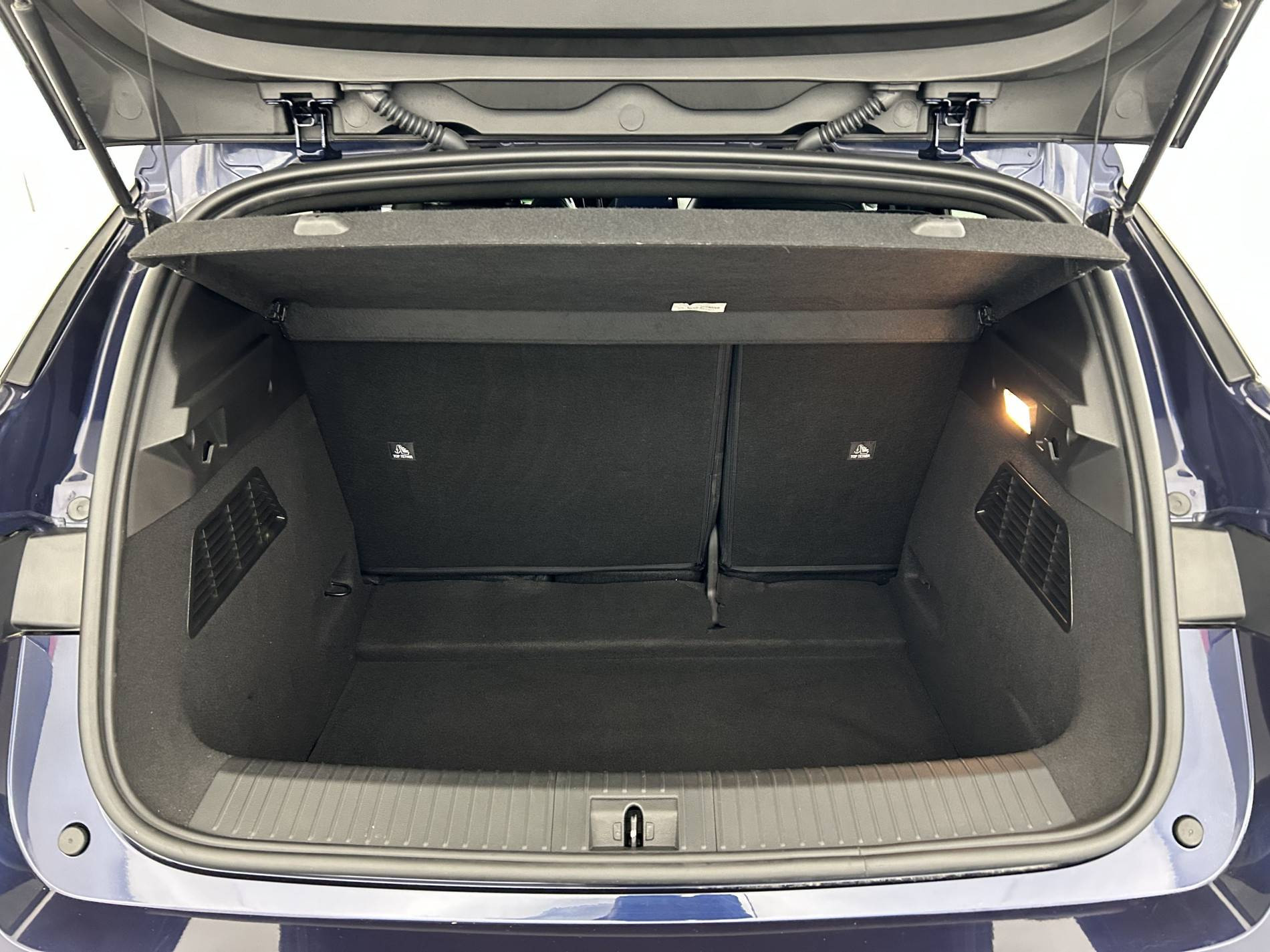 Vente en ligne Renault Megane E-Tech  EV40 130ch standard charge au prix de 18 490 €