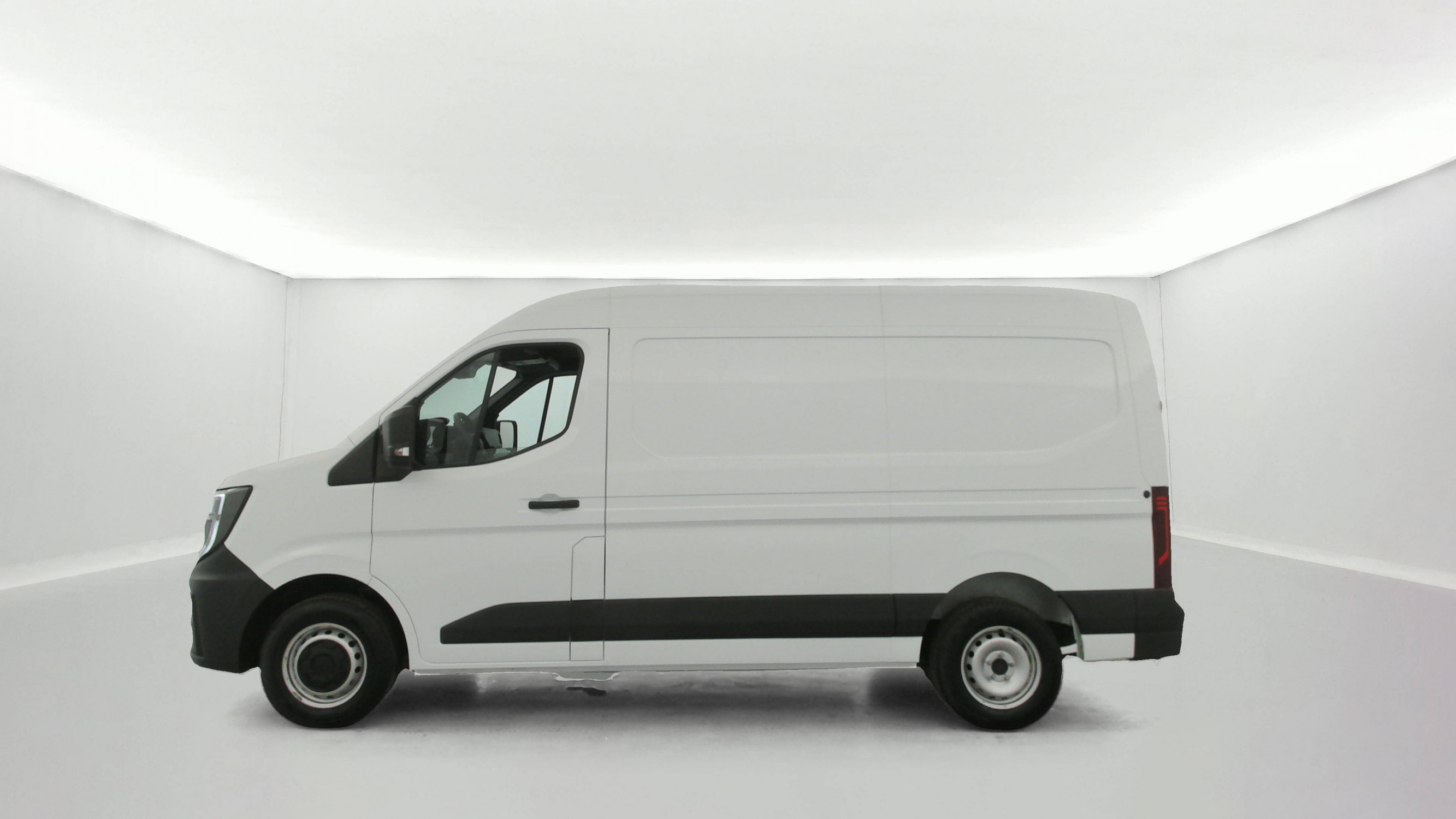 Vente en ligne Renault Master Fourgon MASTER FG BLUE DCI 130 L2H2 3T5 TR au prix de 29 900 €