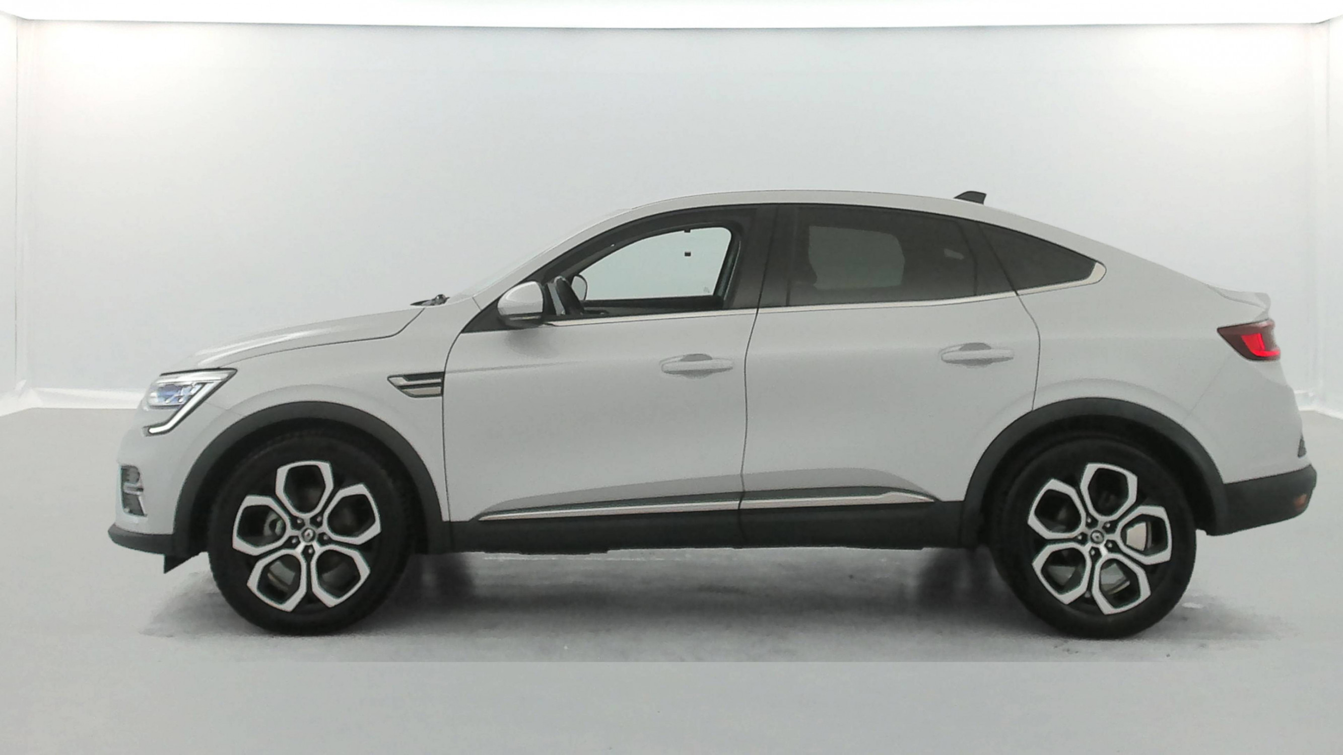 Vente en ligne Renault Arkana  E-Tech 145 - 21B au prix de 17 990 €