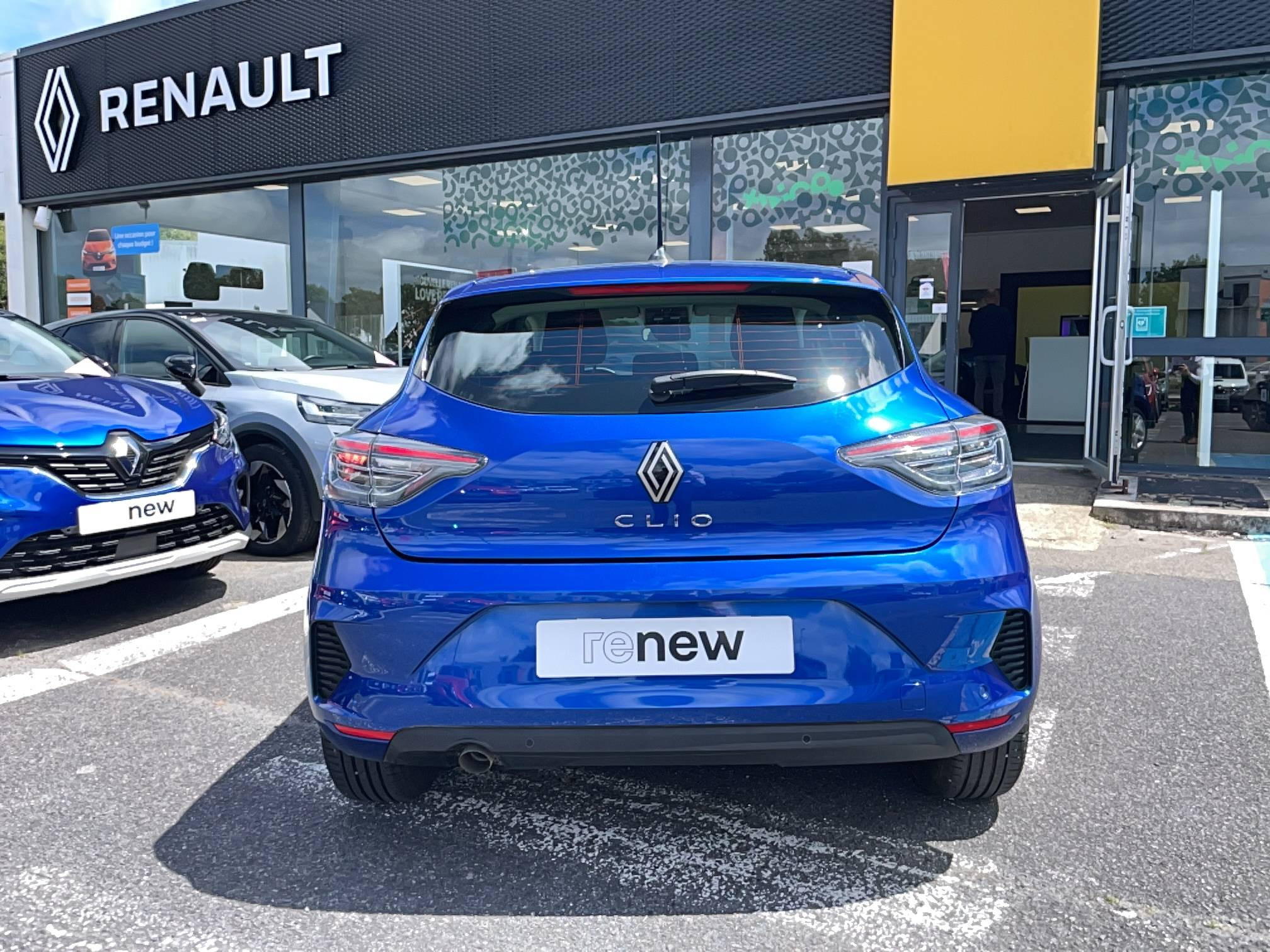 Vente en ligne Renault Clio 5 Clio TCe 90 au prix de 15 990 €