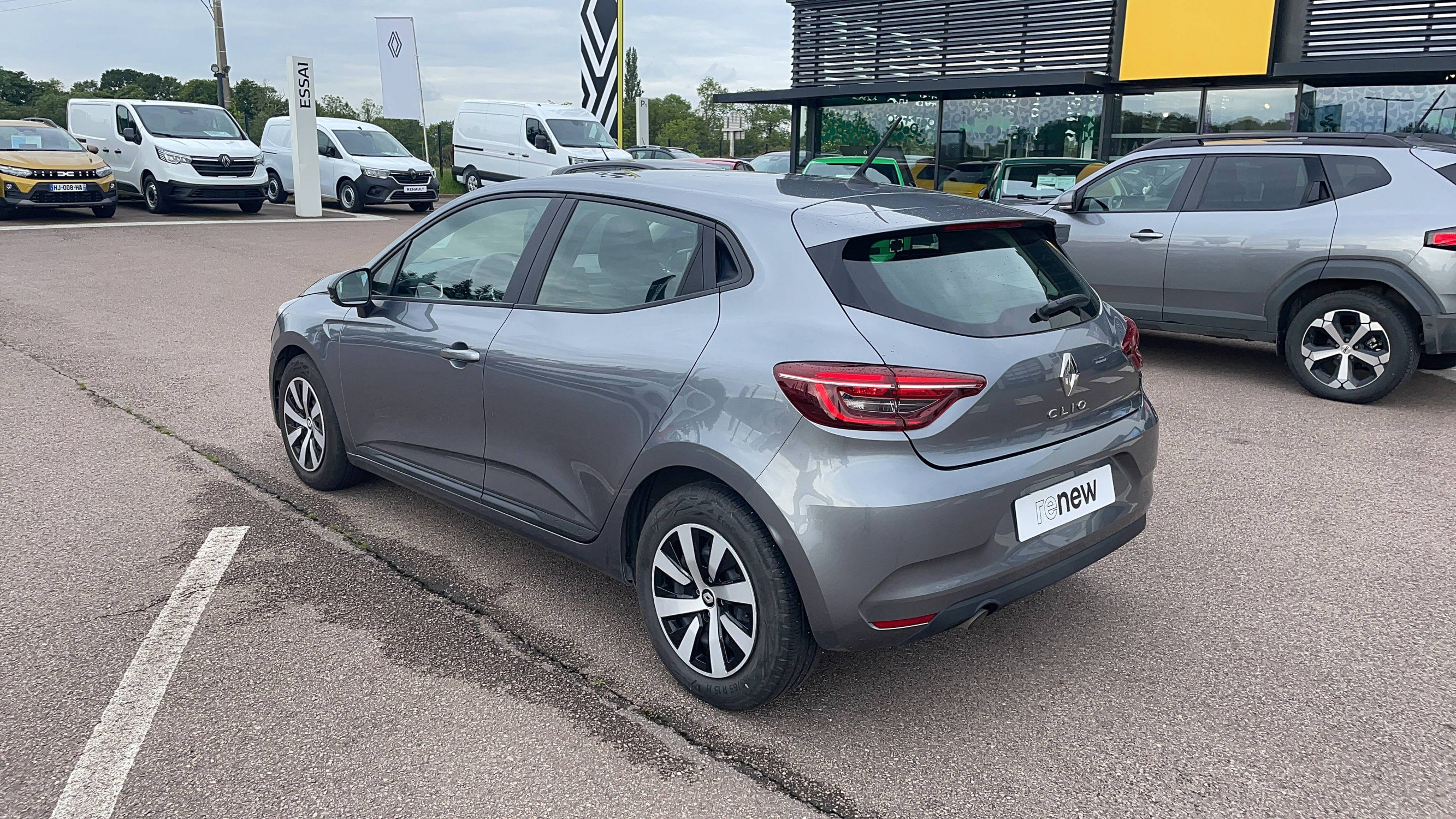 Vente en ligne Renault Clio 5 Clio TCe 90 au prix de 13 791 €