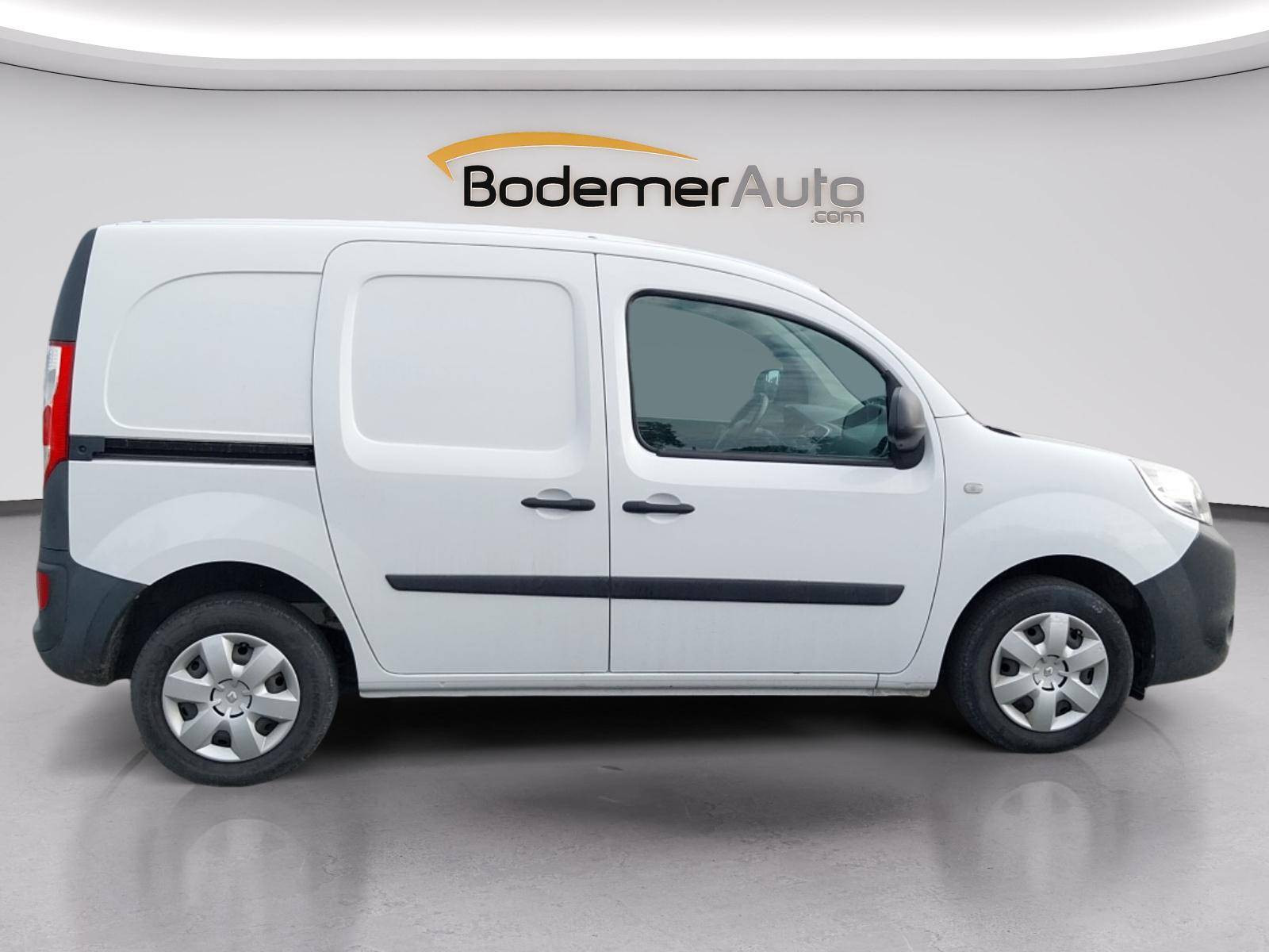 Vente en ligne Renault Kangoo Express  BLUE DCI 95 au prix de 11 990 €