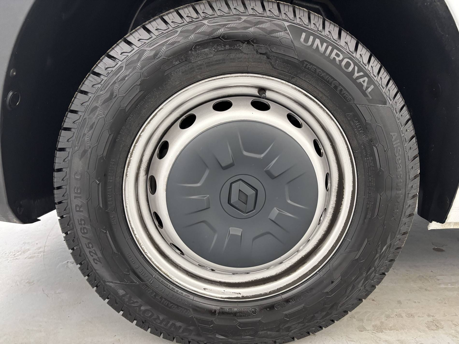 Vente en ligne Renault Master Fourgon MASTER FGN TRAC F3500 L2H2 BLUE DCI 135 au prix de 20 990 €