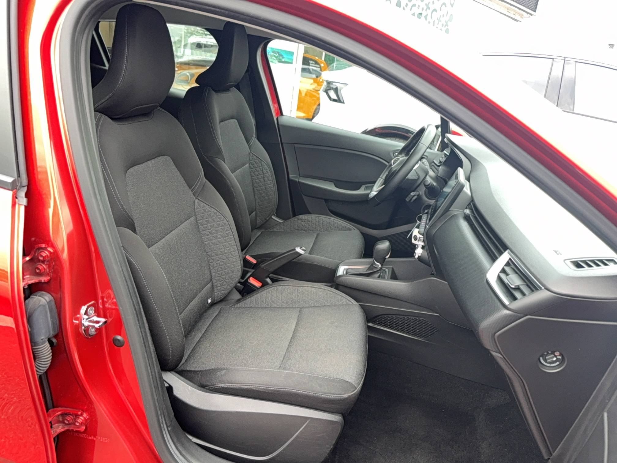 Vente en ligne Renault Clio 5 Clio E-Tech 140 - 21N au prix de 15 375 €