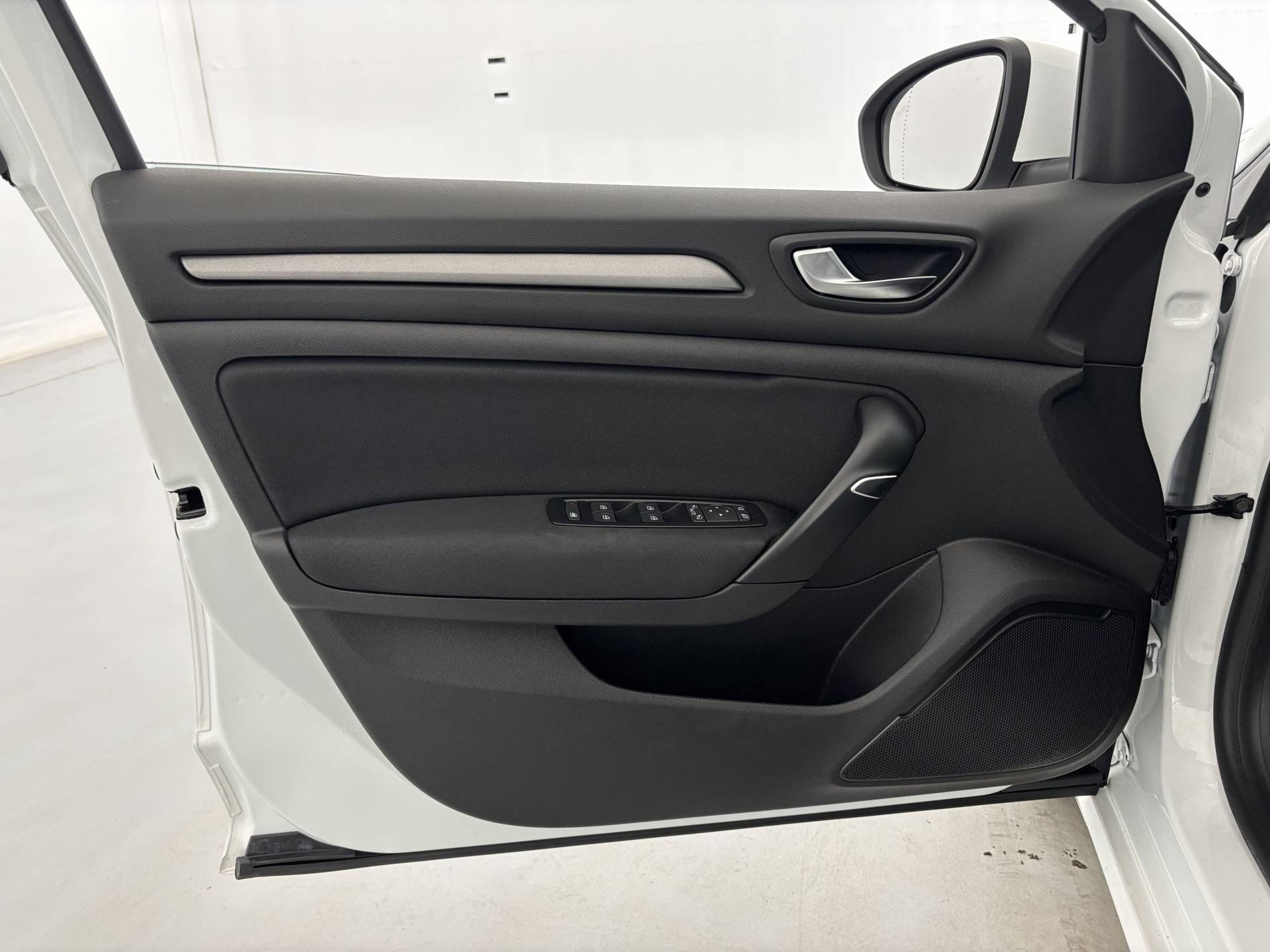 Vente en ligne Renault Megane 4 Estate  E-Tech plug-in Hybrid 160 au prix de 18 490 €