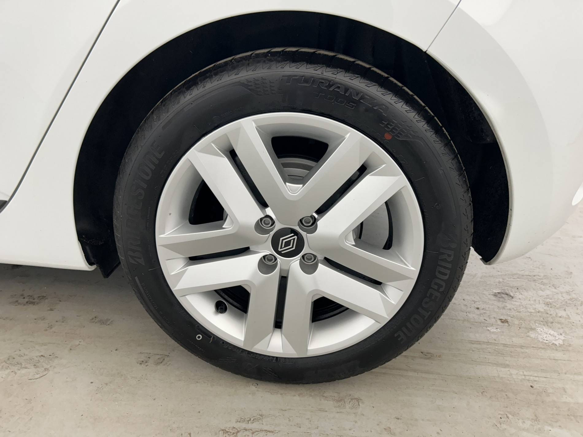 Vente en ligne Renault Clio 5 Clio E-Tech full hybrid 145 ch GSR2 au prix de 20 490 €