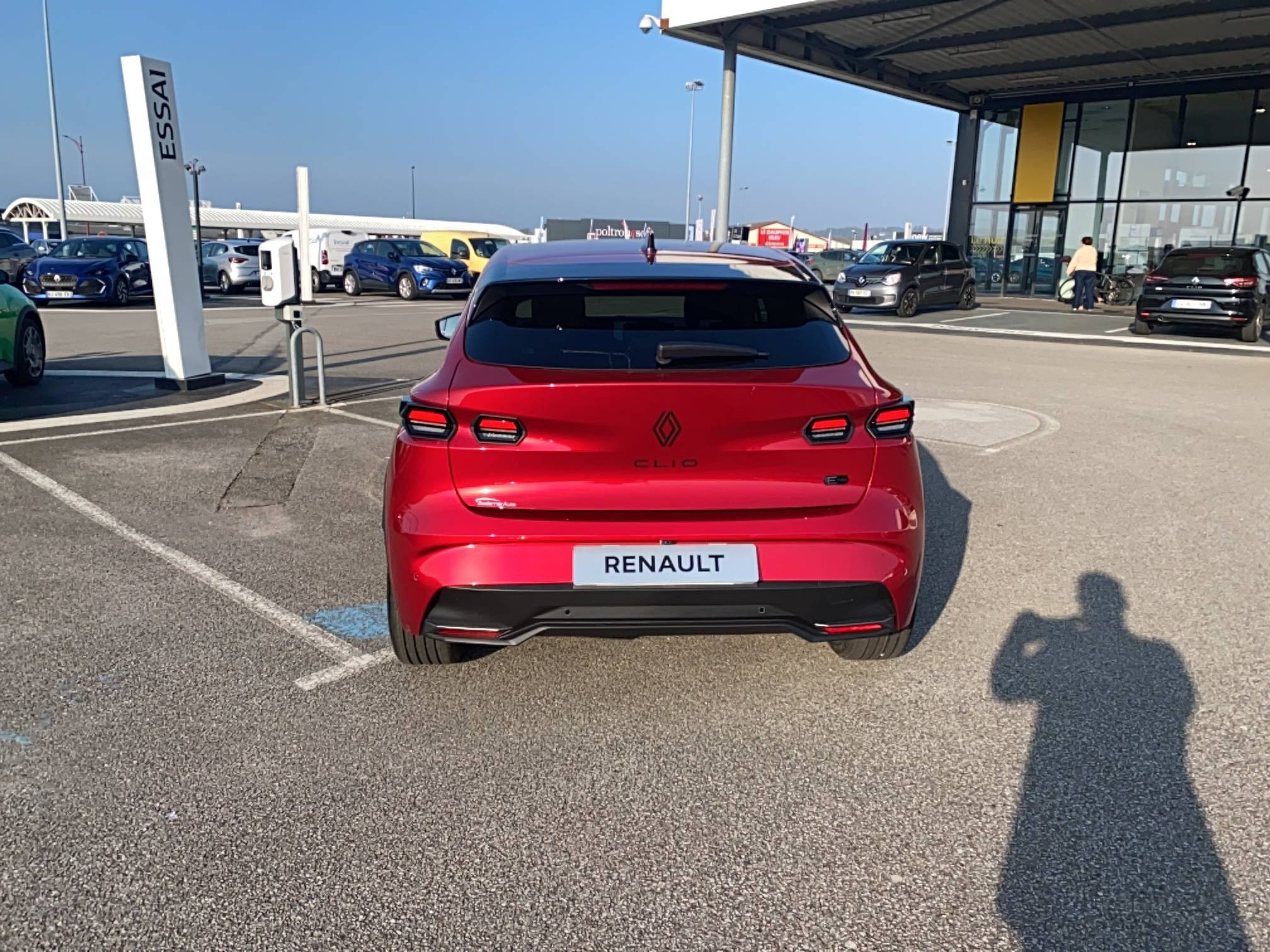 Vente en ligne Renault Clio 6 Clio E-Tech full hybrid 160 ch au prix de 27 900 €