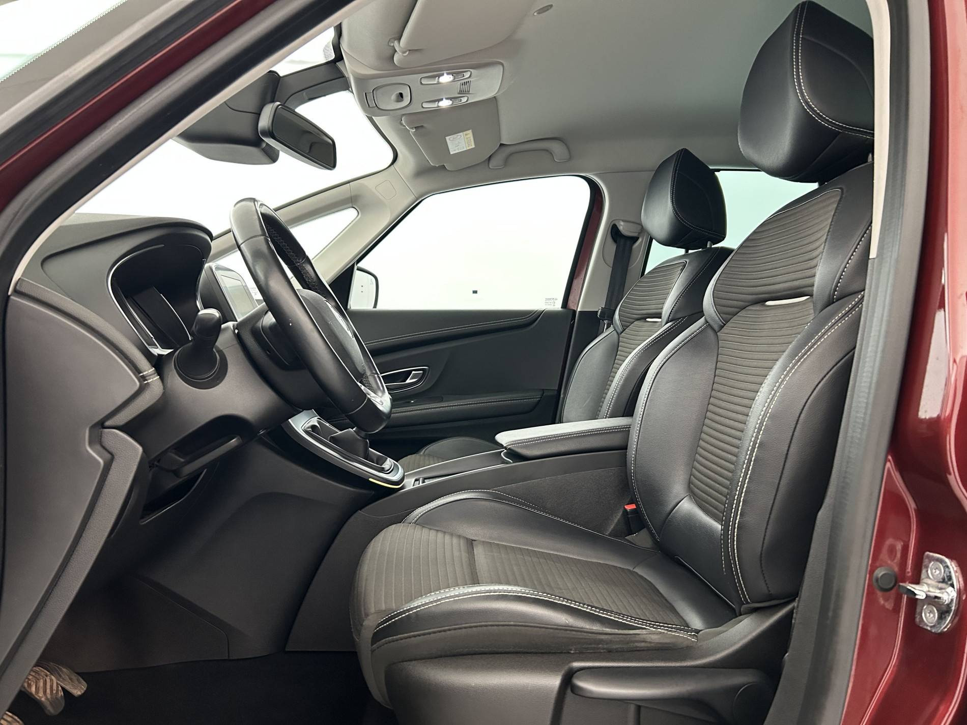 Vente en ligne Renault Scenic 4 Scenic Blue dCi 150 au prix de 13 990 €