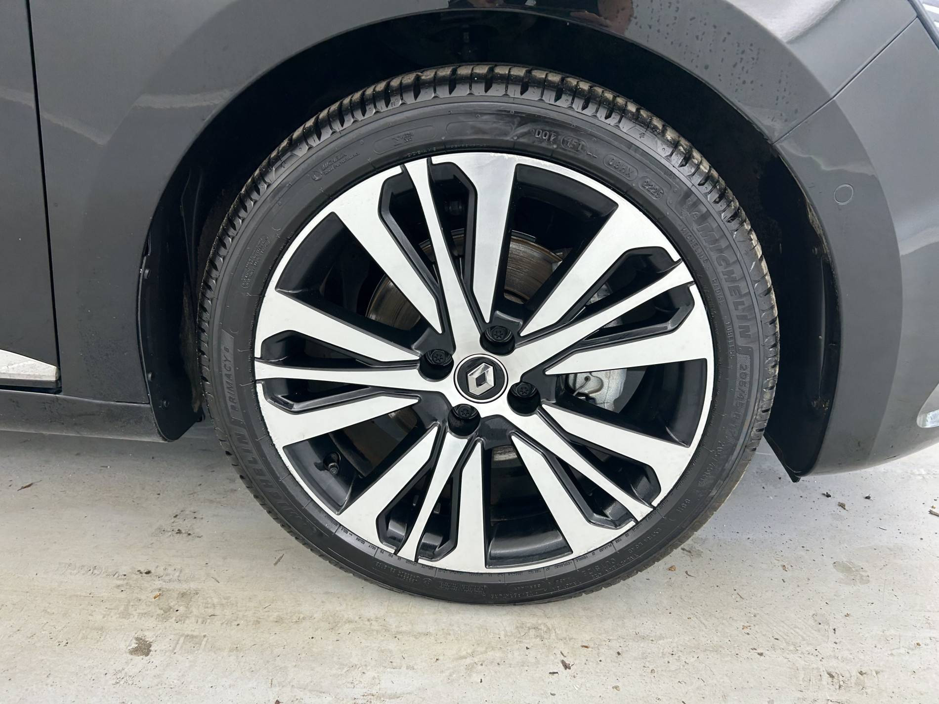 Vente en ligne Renault Clio 5 Clio E-Tech 140 - 21N au prix de 18 790 €