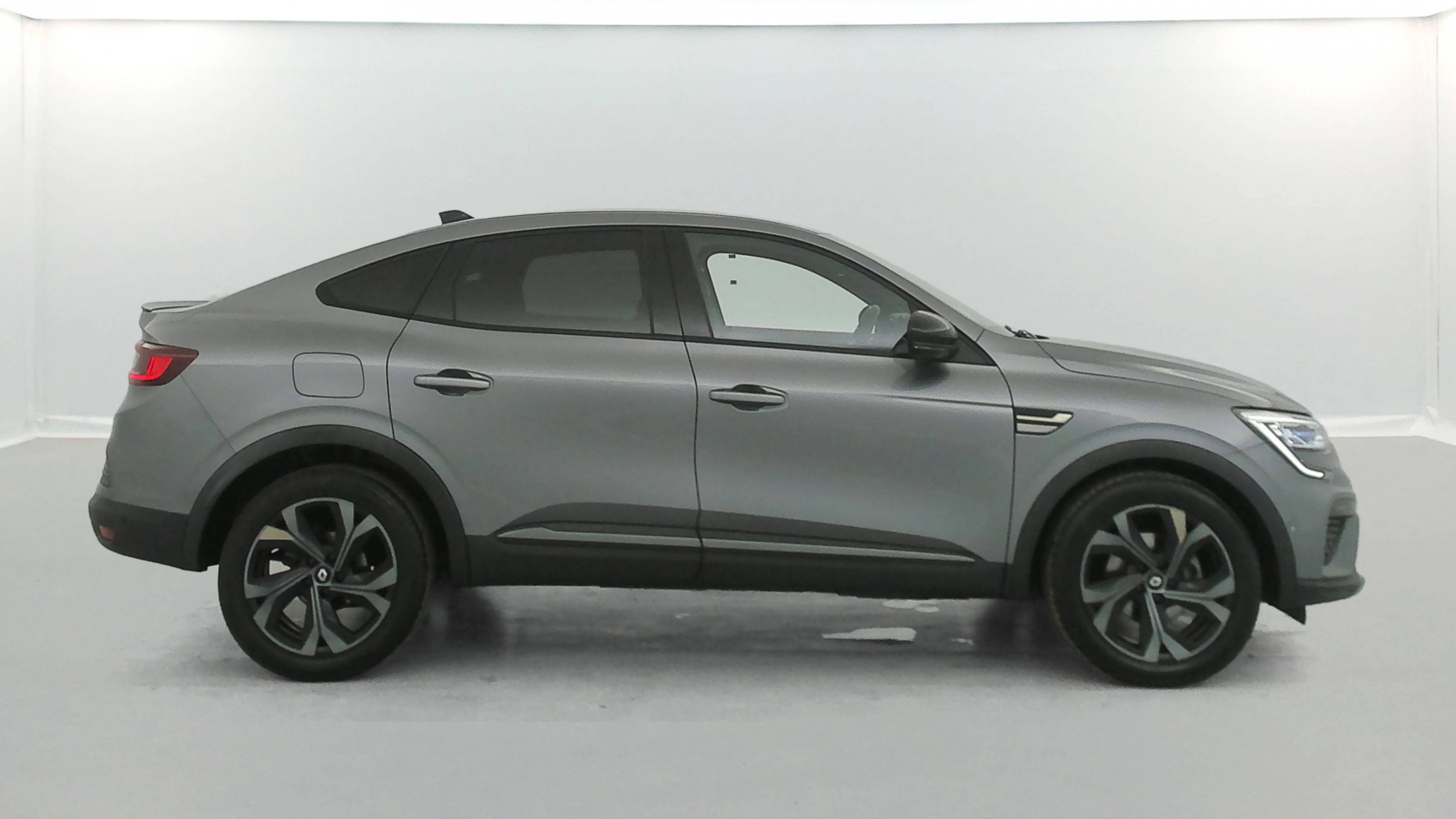 Vente en ligne Renault Arkana  E-Tech hybride 145 - 22 au prix de 20 990 €