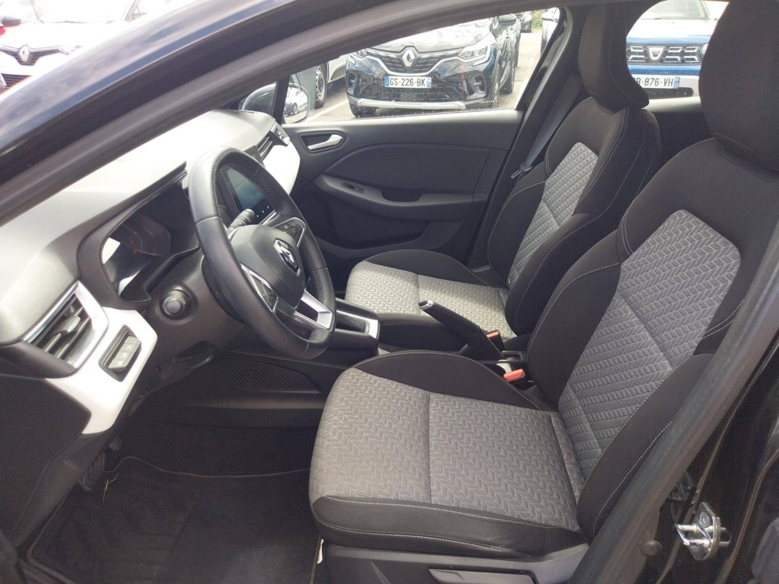 Vente en ligne Renault Clio 5 Clio E-Tech 140 - 21N au prix de 15 890 €