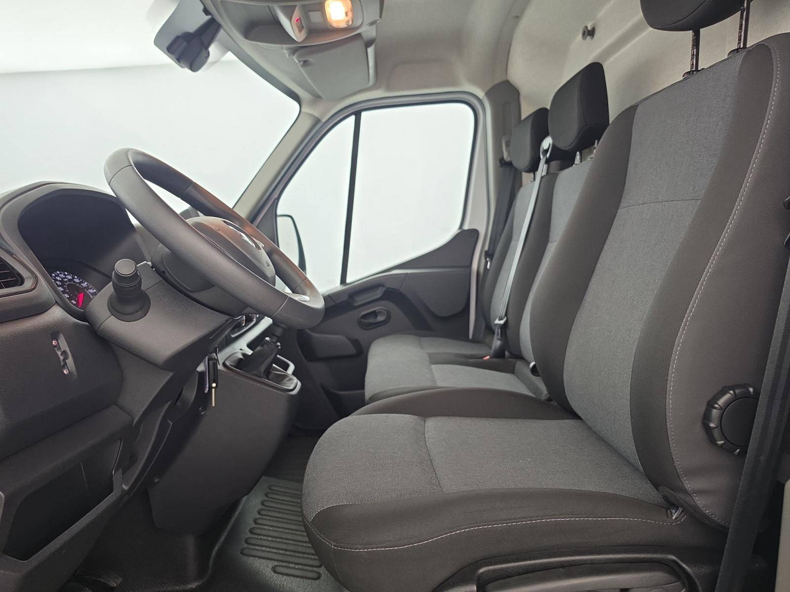 Vente en ligne Renault Master Fourgon MASTER FGN TRAC F3500 L3H3 BLUE DCI 135 au prix de 26 990 €