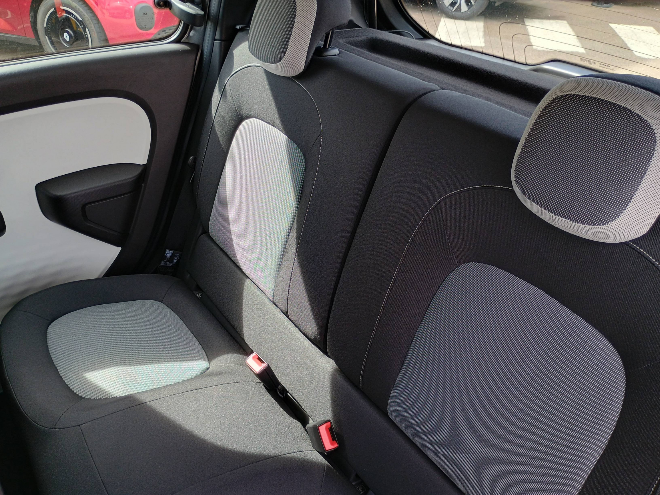 Vente en ligne Renault Twingo Electrique Twingo III E-Tech au prix de 12 991 €