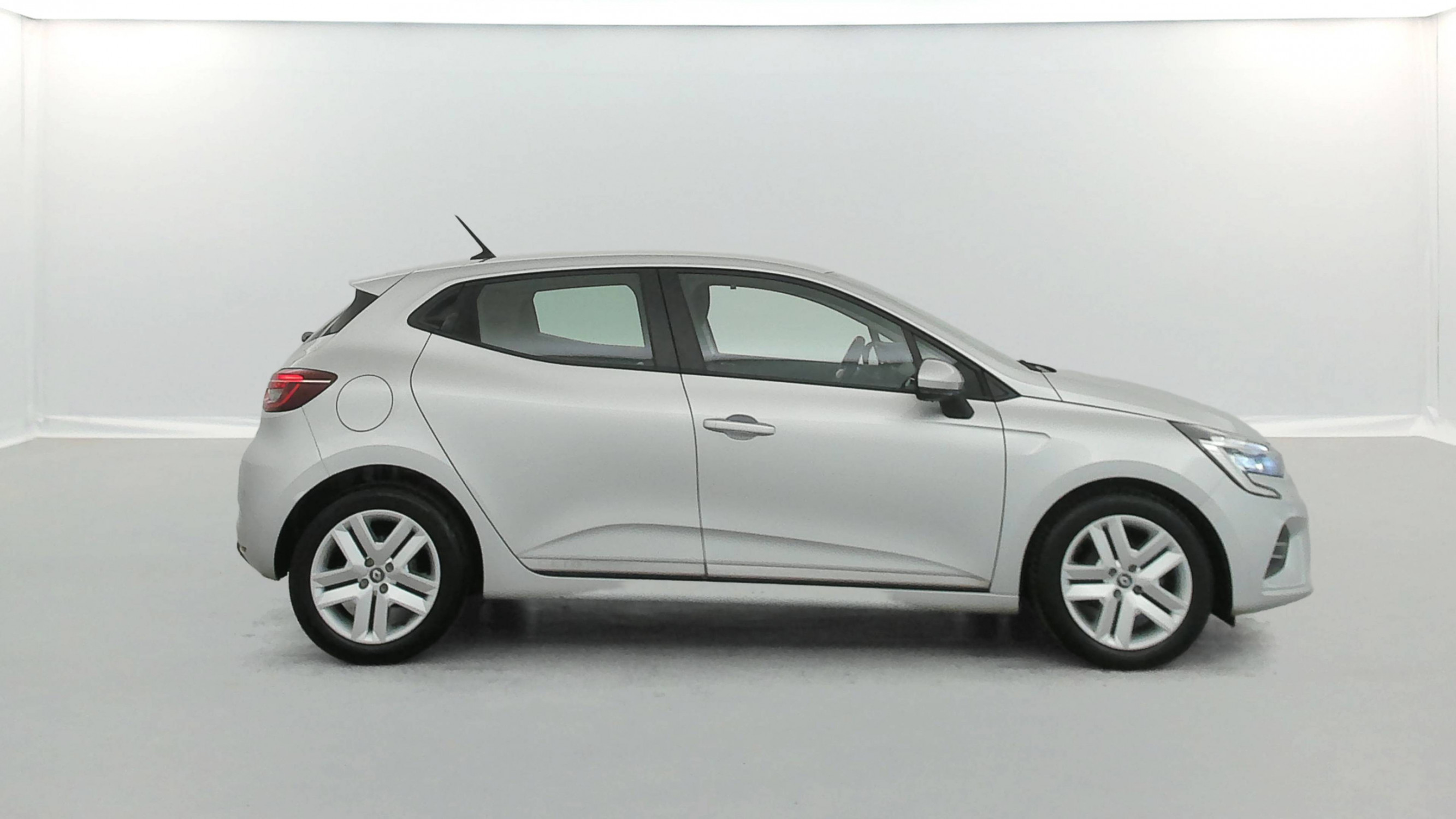 Vente en ligne Renault Clio 5 Clio TCe 90 - 21N au prix de 13 490 €