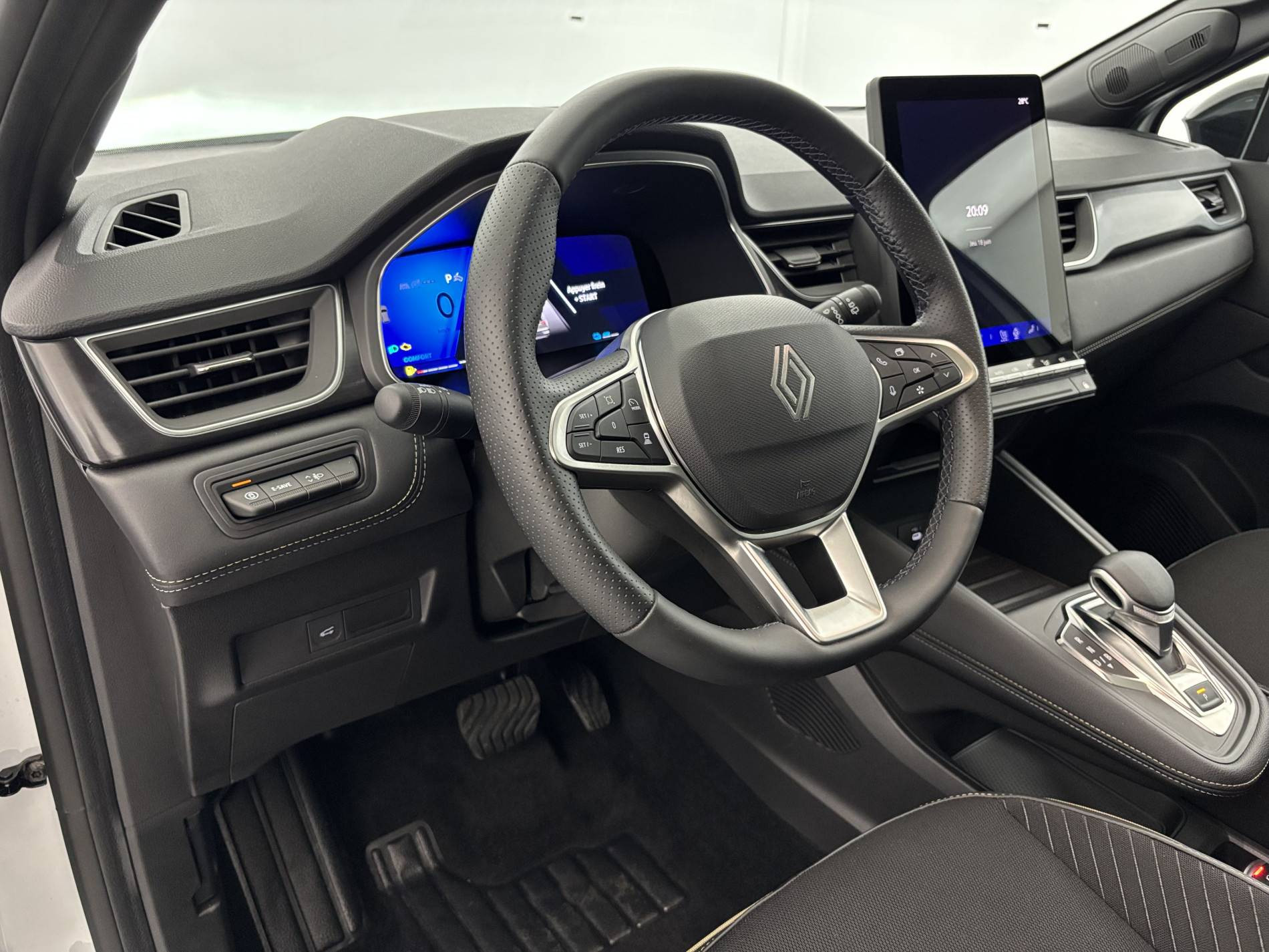 Vente en ligne Renault Symbioz  E-Tech full hybrid 145 au prix de 29 990 €