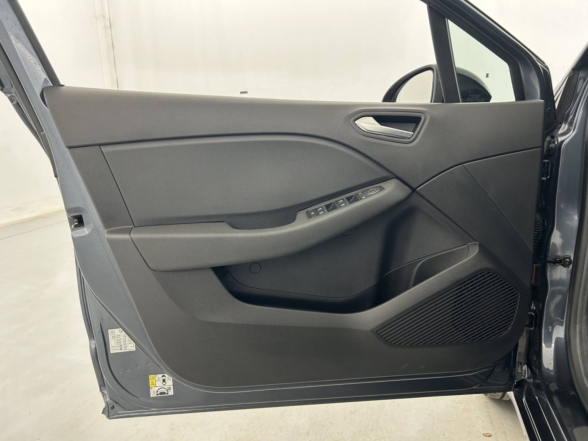 Vente en ligne Renault Clio 5 Clio TCe 90 - 21 au prix de 14 450 €