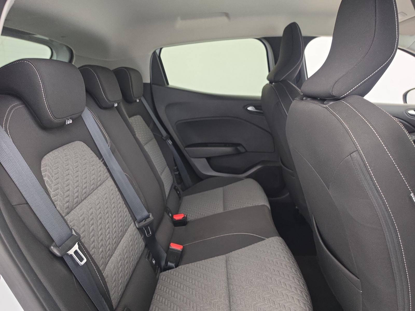 Vente en ligne Renault Clio 5 Clio E-Tech full hybrid 145 au prix de 15 990 €