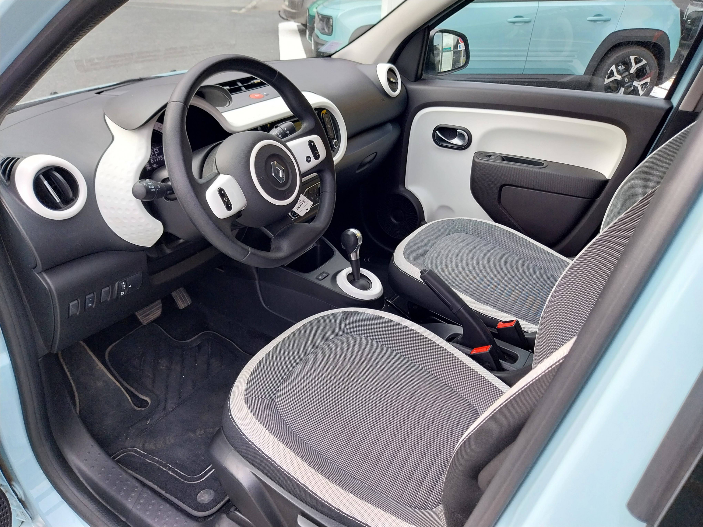 Vente en ligne Renault Twingo Electrique Twingo III E-Tech au prix de 10 000 €