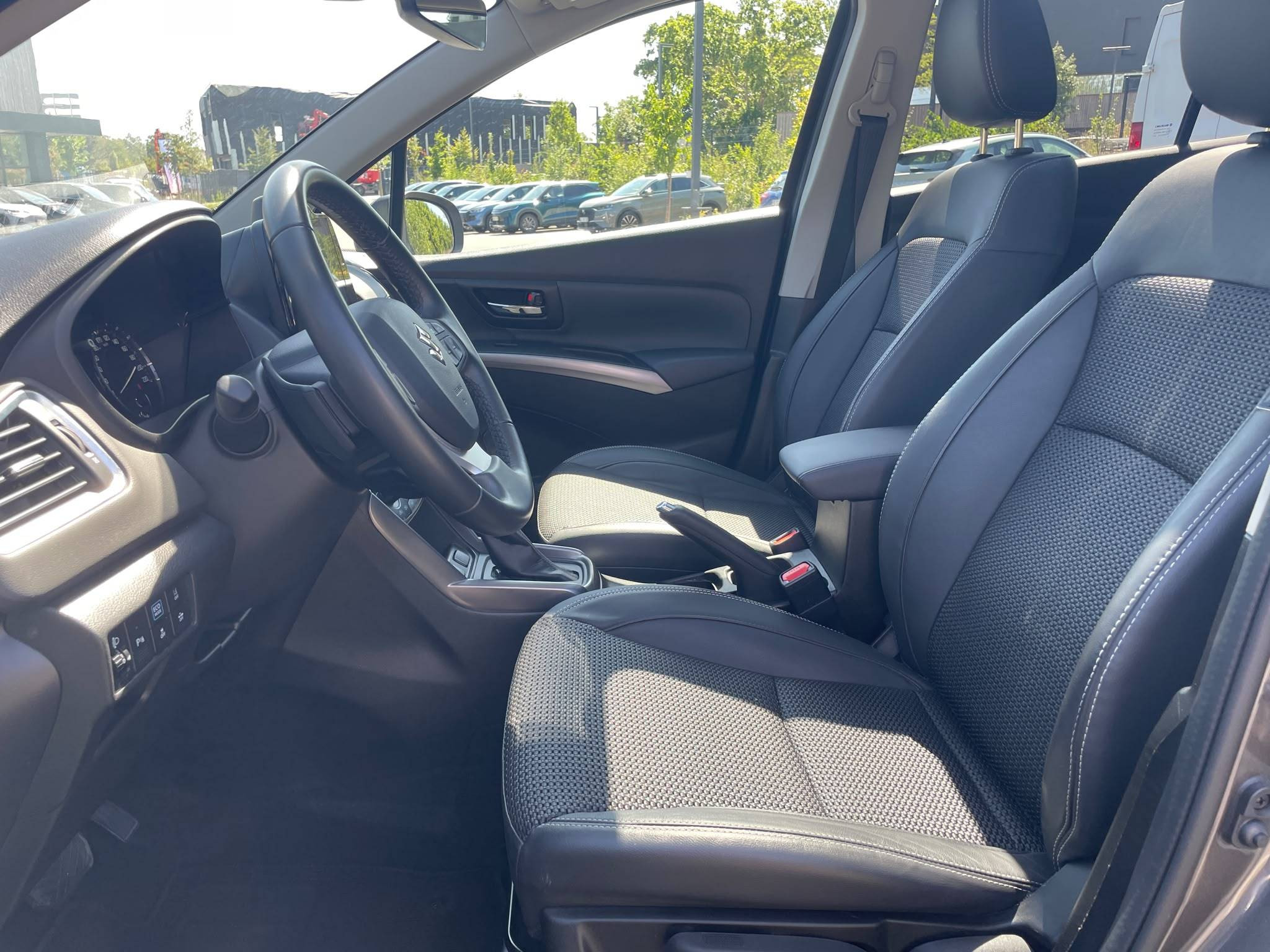 Vente en ligne Suzuki S-Cross  1.5 Dualjet Hybrid Auto au prix de 23 990 €