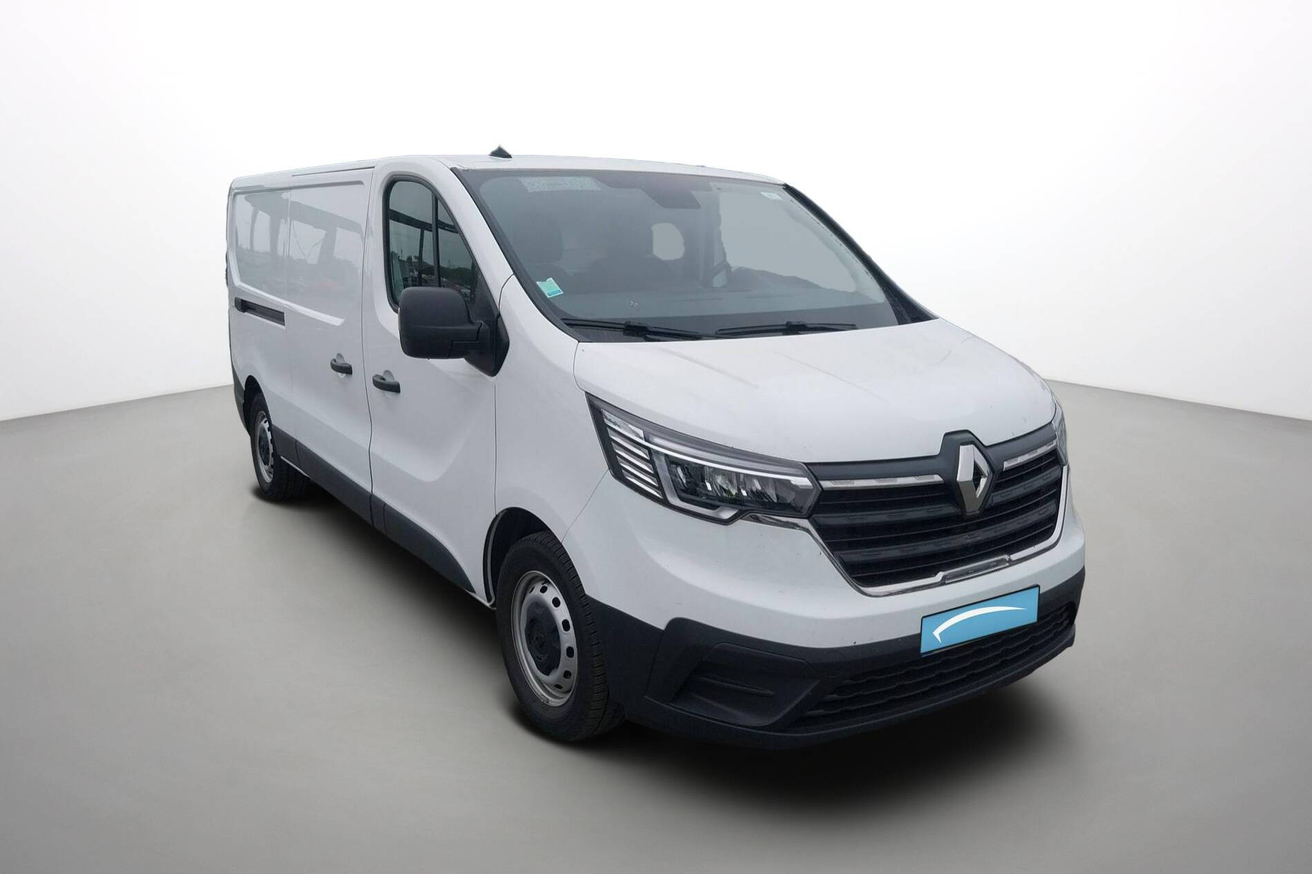 Vente en ligne Renault Trafic 3 Fourgon TRAFIC FGN L2H1 3000 KG BLUE DCI 130 au prix de 23 990 €