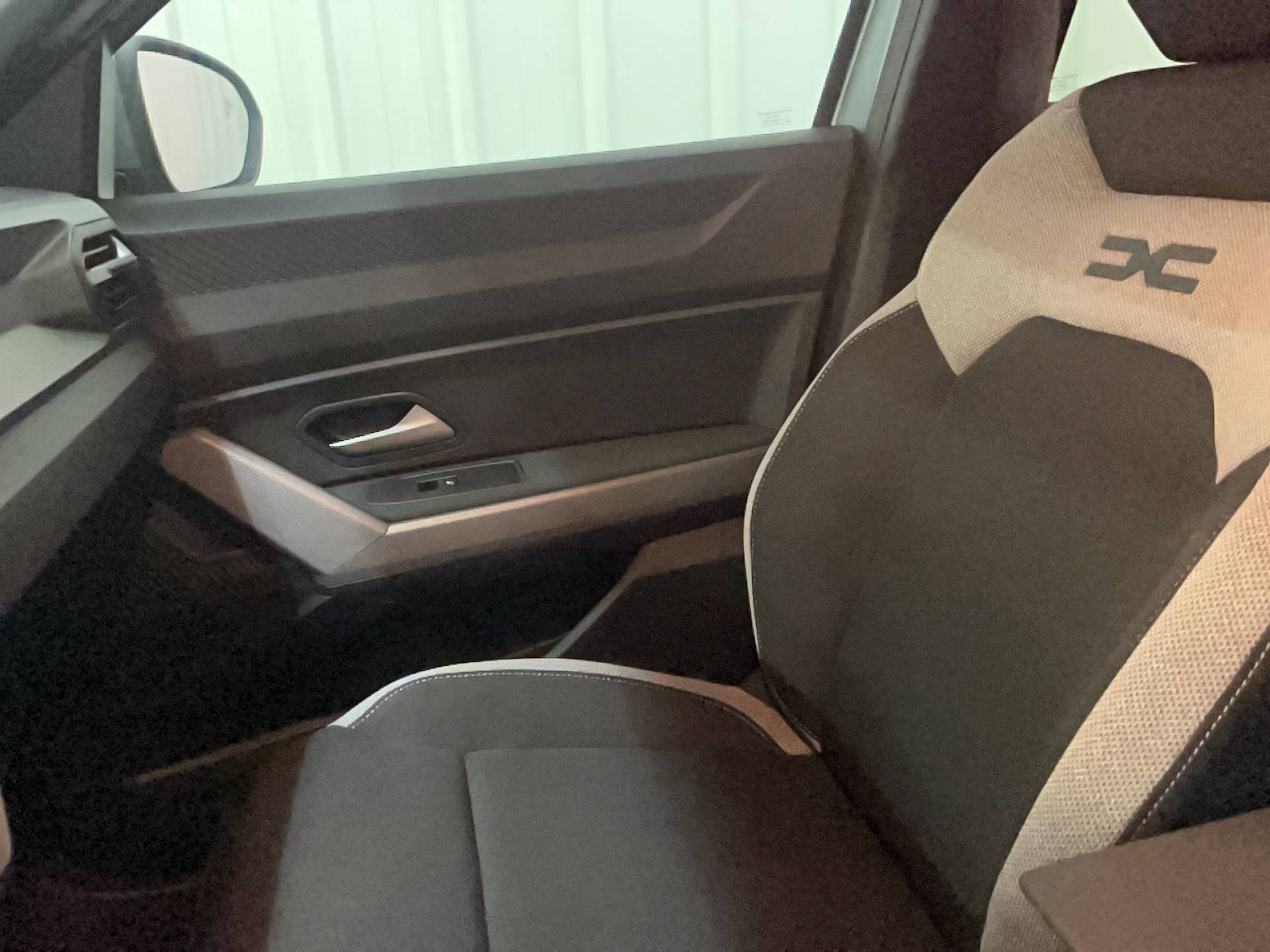 Vente en ligne Dacia Duster  Hybrid 155 au prix de 30 200 €