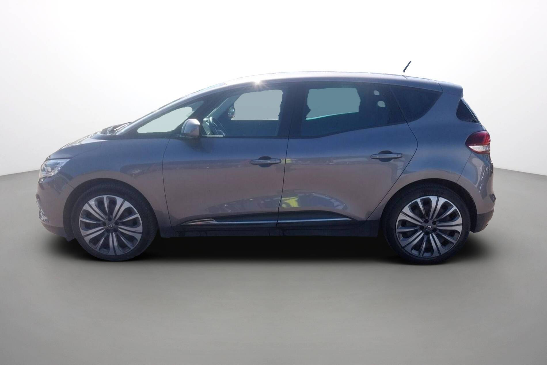 Vente en ligne Renault Scenic 4 Scenic TCe 115 FAP - 21 au prix de 14 790 €