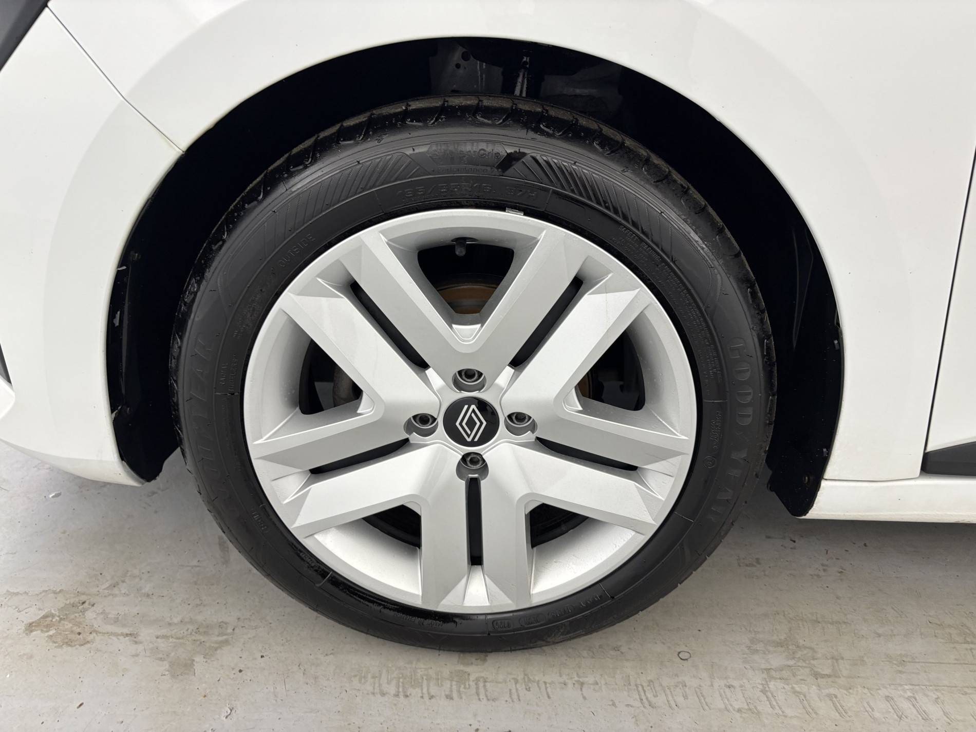Vente en ligne Renault Clio 5 Clio TCe 90 au prix de 13 990 €