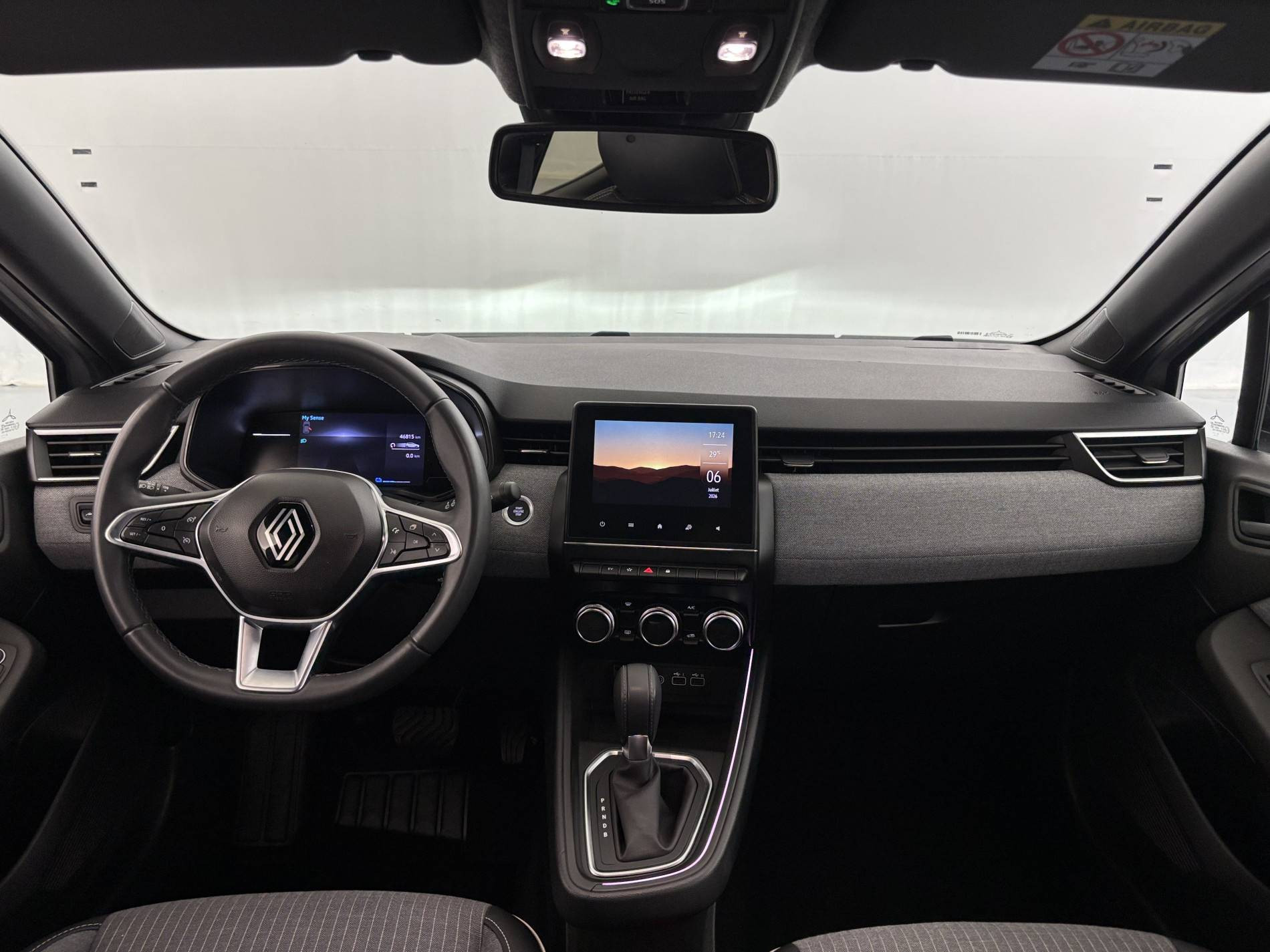 Vente en ligne Renault Clio 5 Clio E-Tech full hybrid 145 au prix de 17 990 €