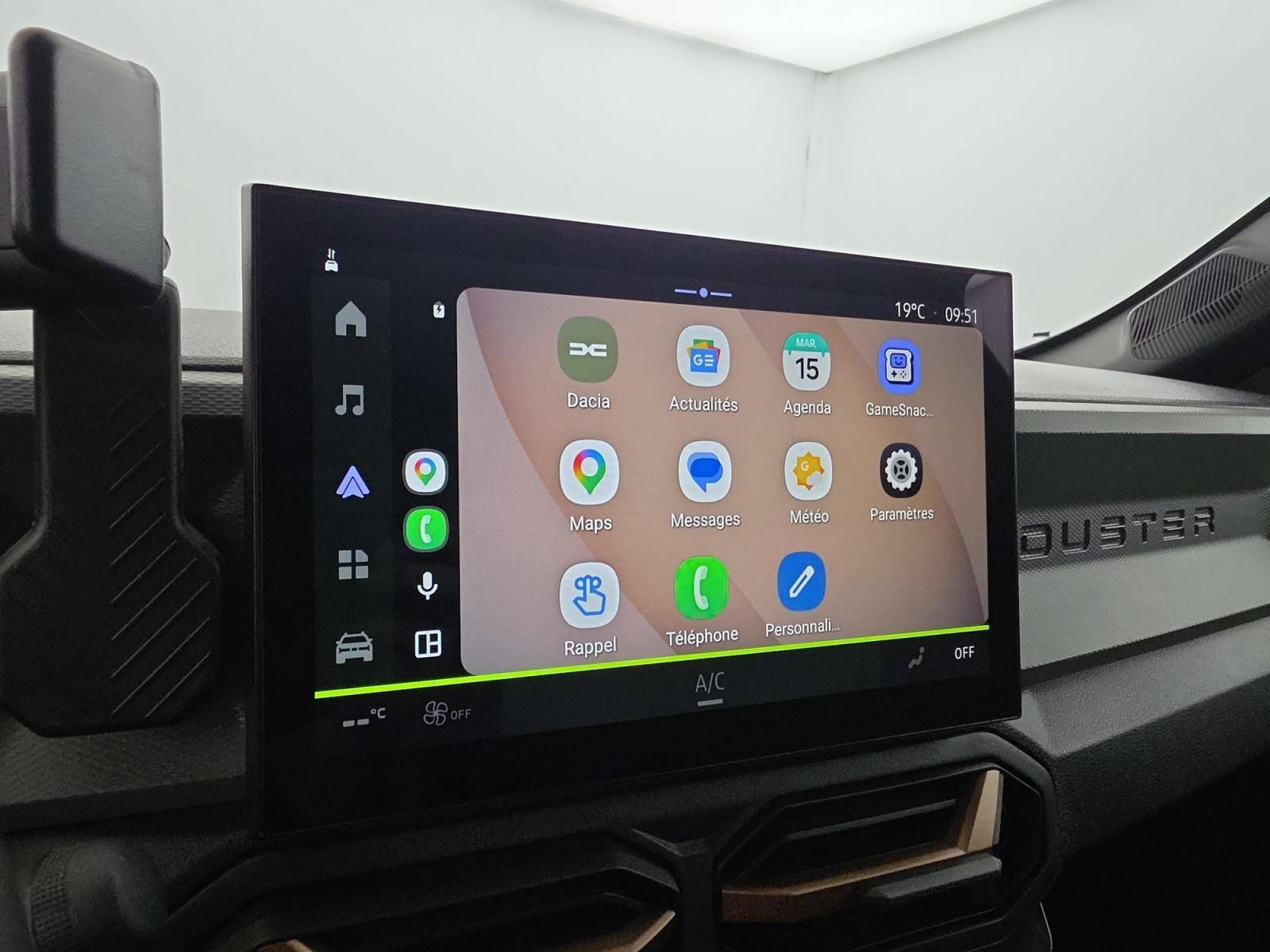 Vente en ligne Dacia Duster  Hybrid 140 au prix de 25 980 €