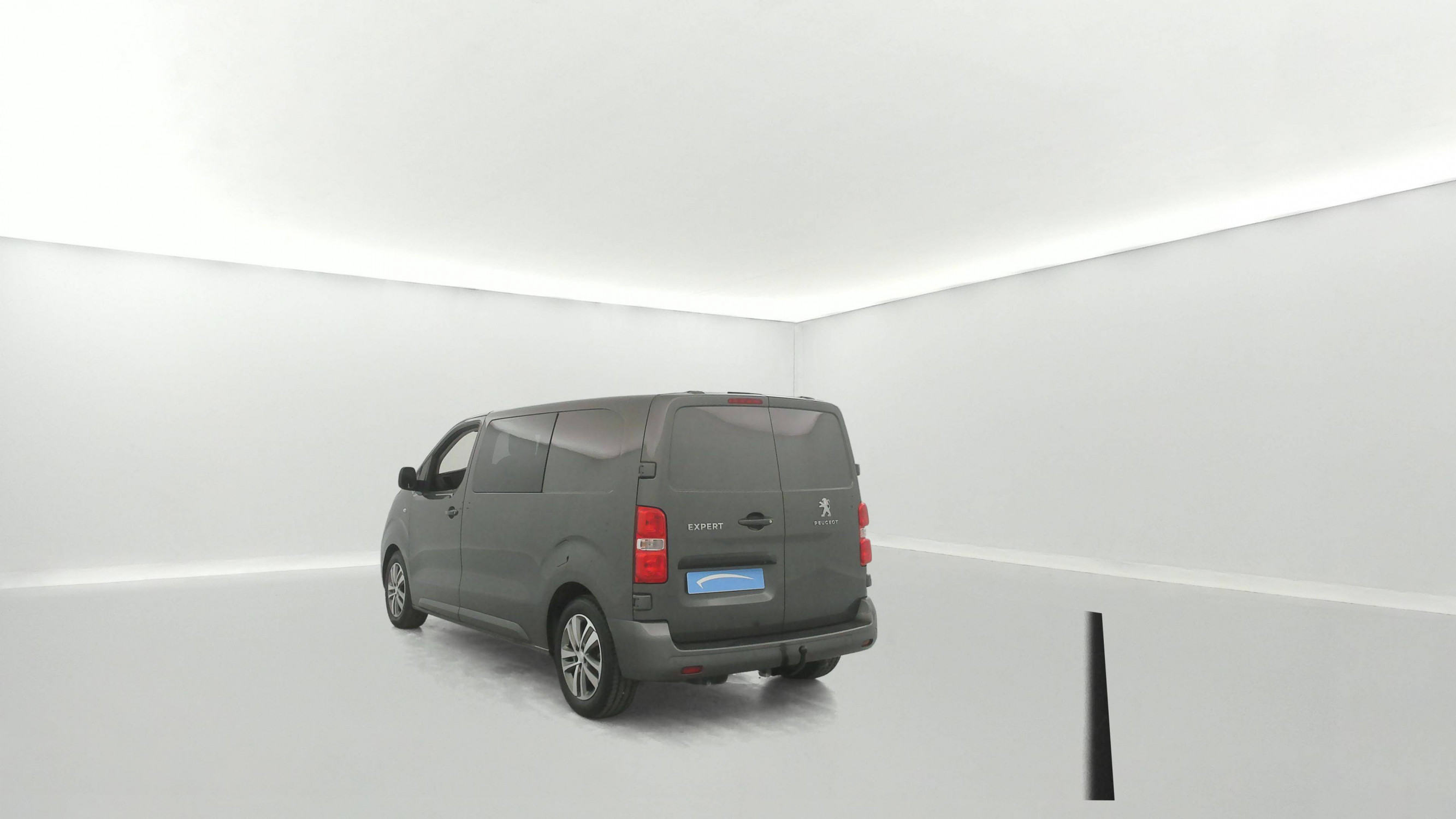 Vente en ligne Peugeot Expert Cabine Approfondie EXPERT CA STANDARD BLUEHDI 180 S&S EAT8 au prix de 28 790 €