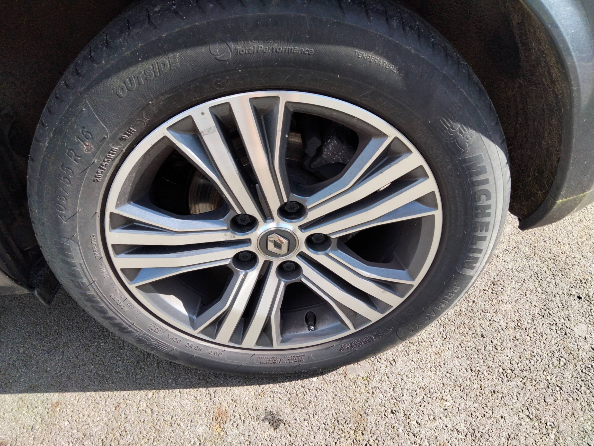 Vente en ligne Renault Megane 4  Blue dCi 115 EDC au prix de 14 590 €