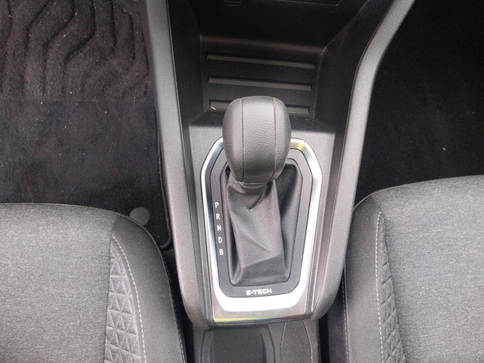 Vente en ligne Renault Clio 5 Clio E-Tech 140 - 21N au prix de 15 990 €