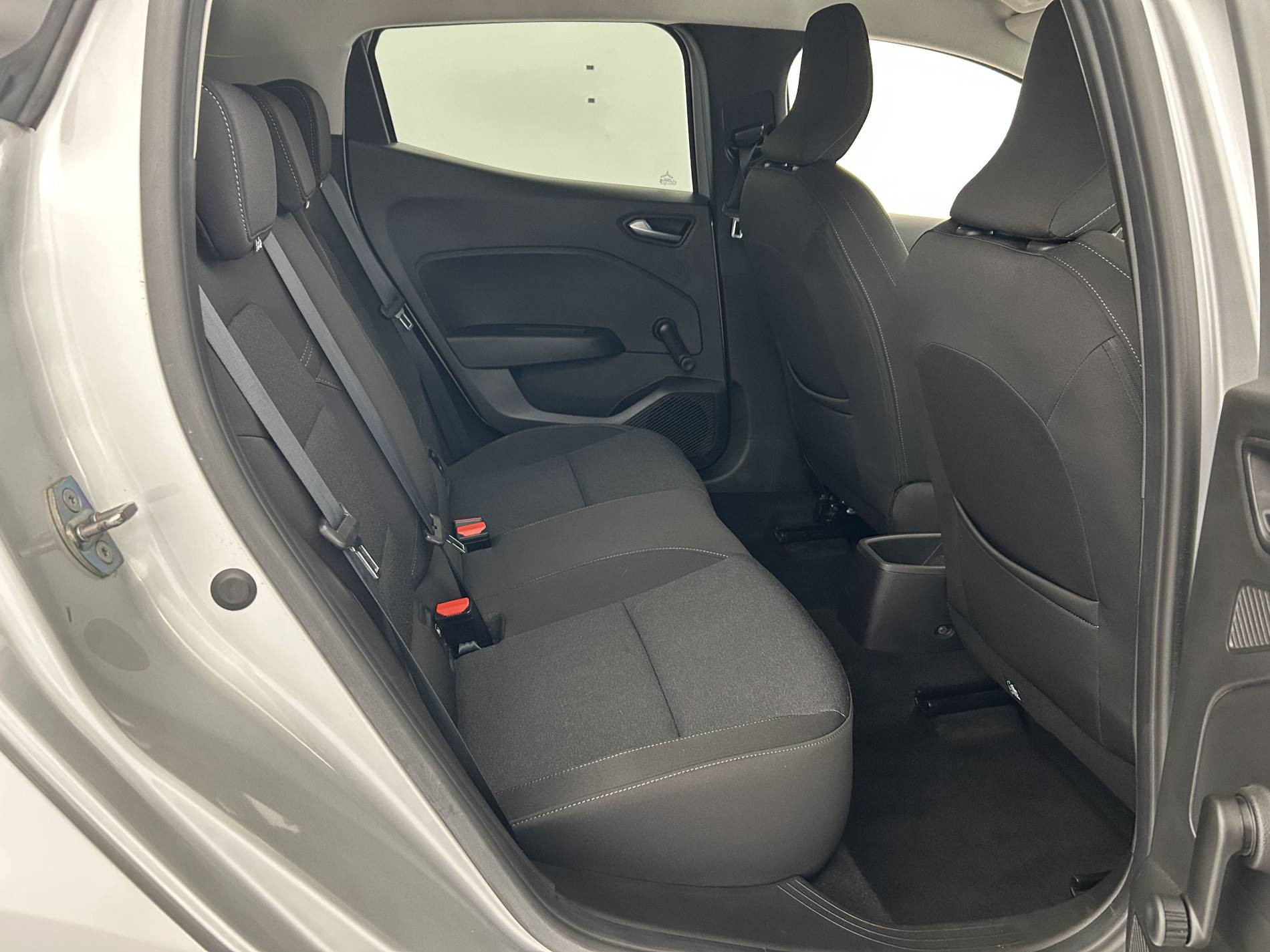 Vente en ligne Renault Clio 5 Clio TCe 90 au prix de 13 890 €