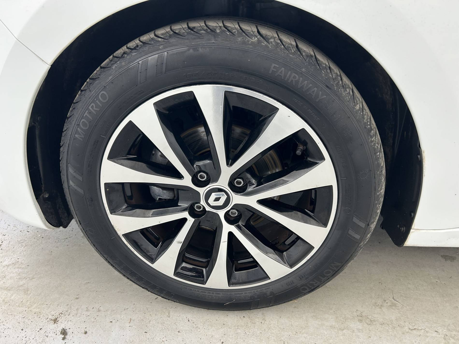 Vente en ligne Renault Clio 5 Clio TCe 100 GPL - 21N au prix de 14 890 €
