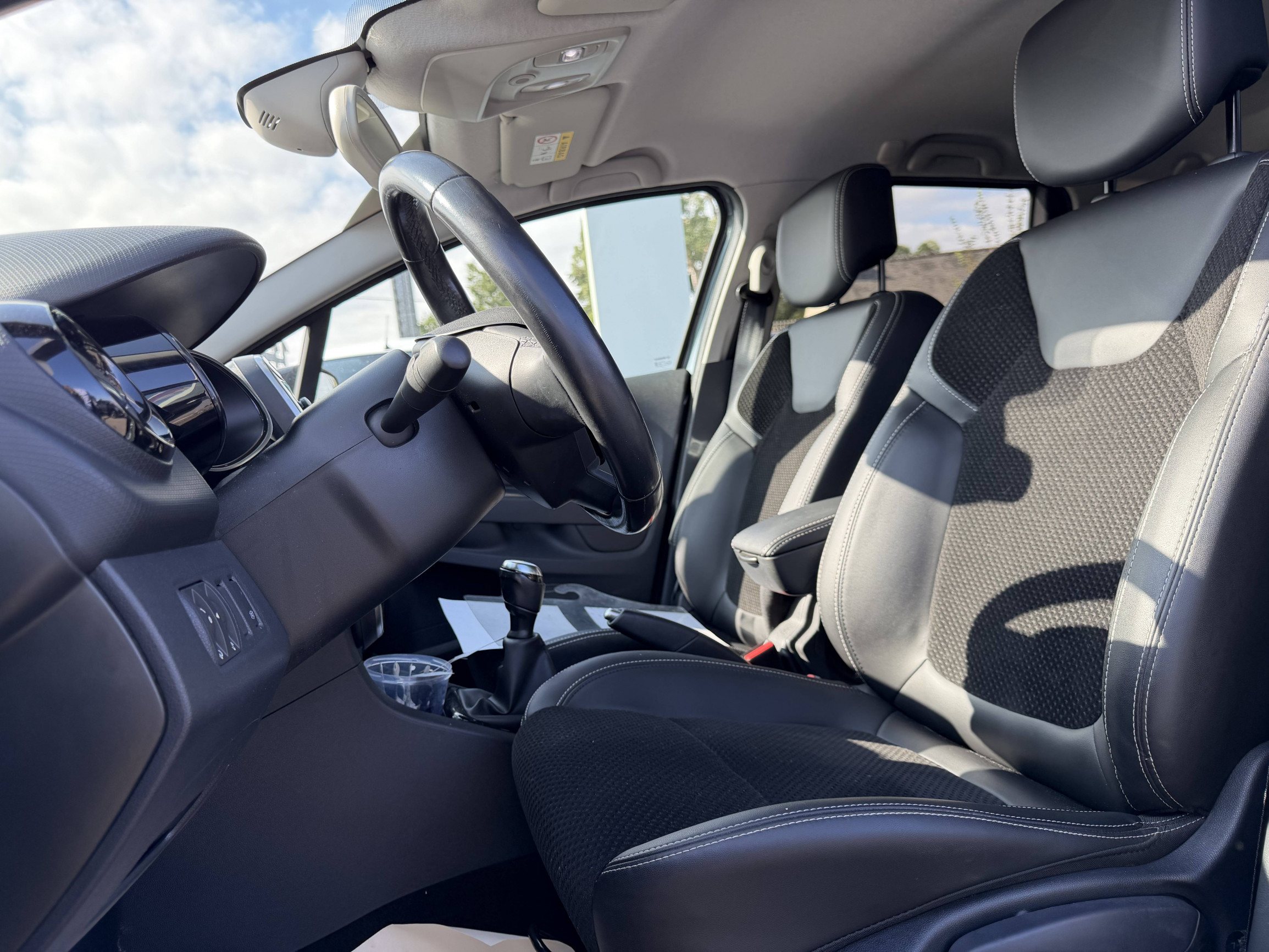 Vente en ligne Renault Clio 4 Estate Clio Estate dCi 90 Energy au prix de 11 490 €