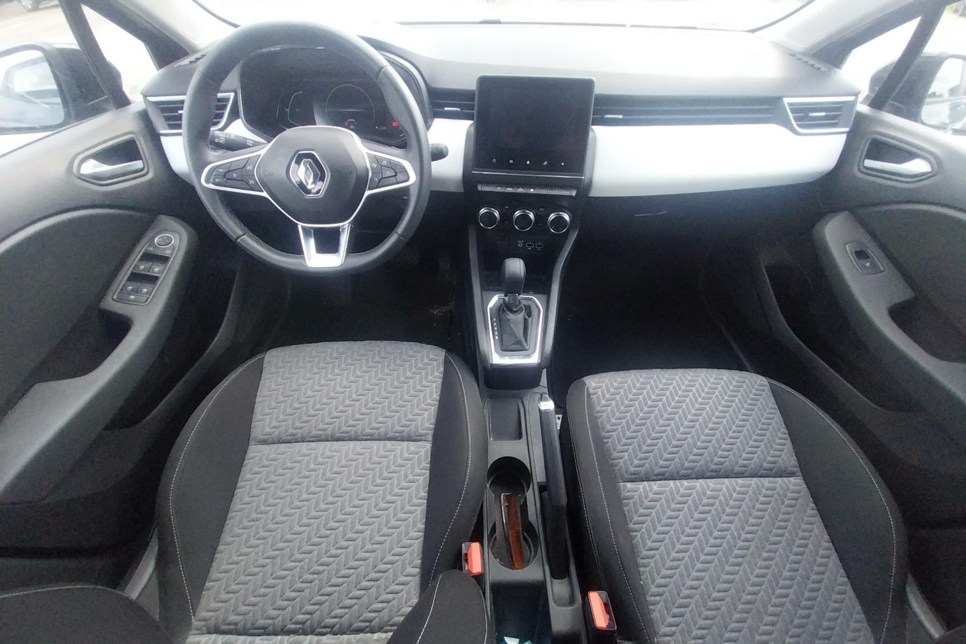 Vente en ligne Renault Clio 5 Clio E-Tech full hybrid 145 au prix de 17 390 €