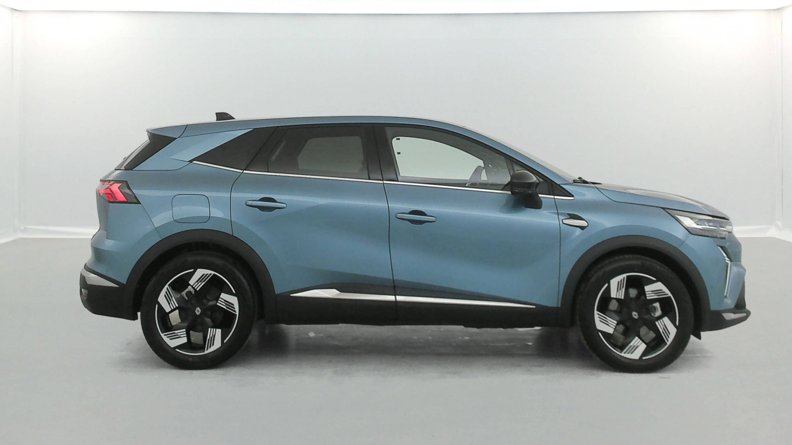 Vente en ligne Renault Symbioz  E-Tech full hybrid 145 au prix de 26 991 €