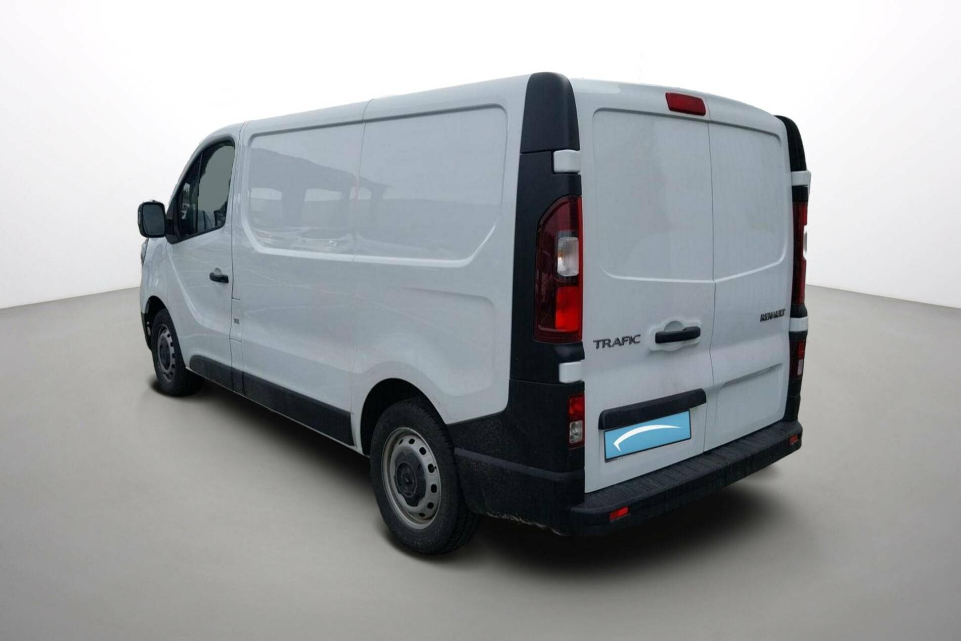 Vente en ligne Renault Trafic 3 Fourgon TRAFIC FGN L1H1 3000 KG BLUE DCI 130 au prix de 18 790 €