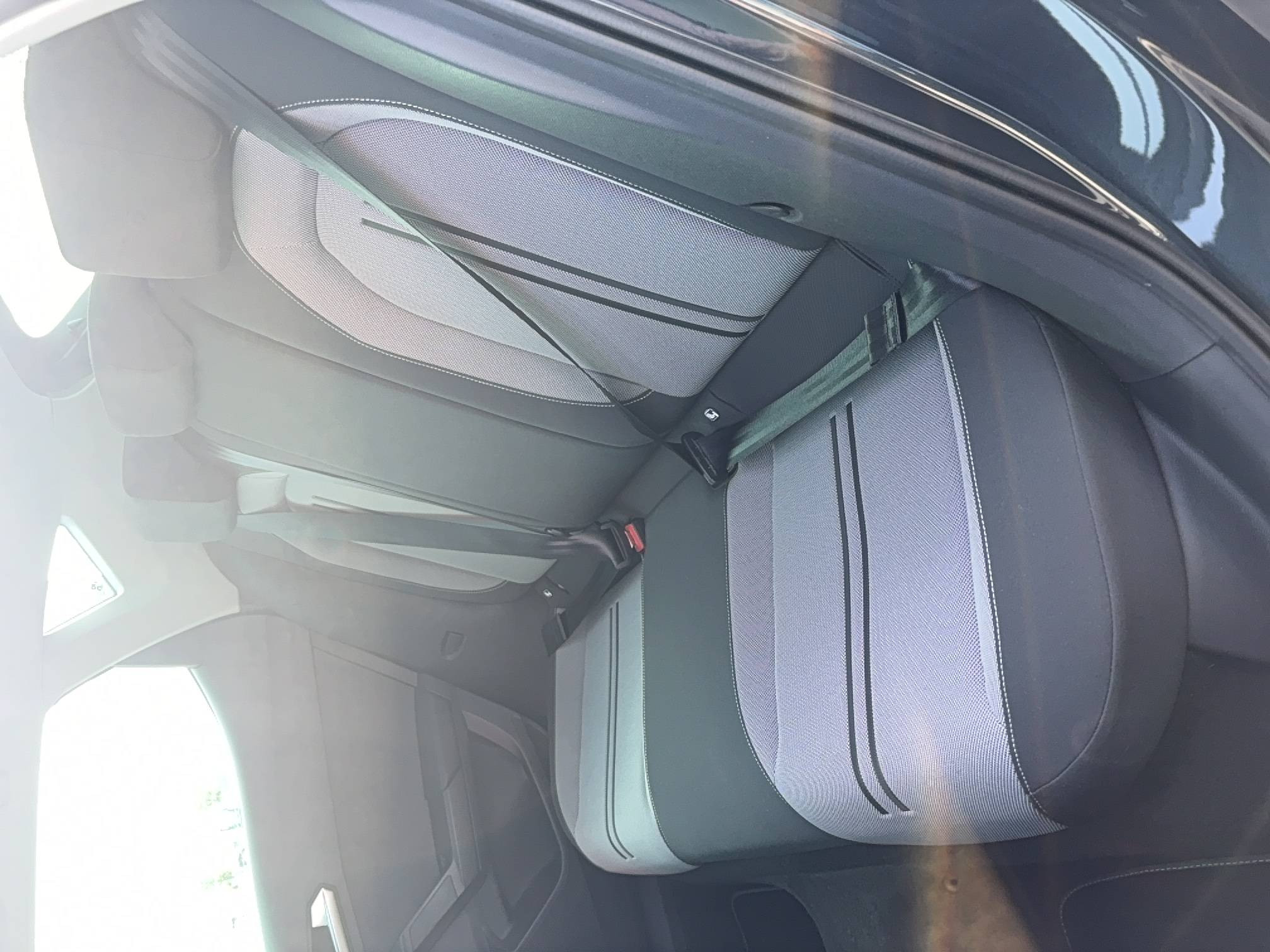 Vente en ligne Seat Leon Sportstourer  1.0 TSI 110 BVM6 au prix de 15 990 €