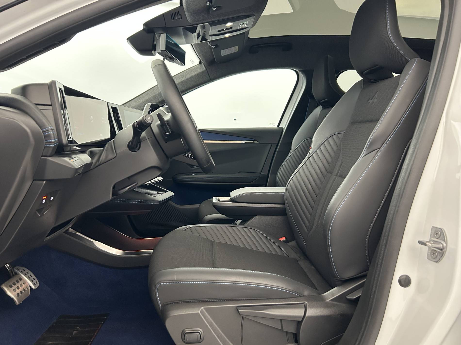 Vente en ligne Renault Scenic E-Tech  220 ch grande autonomie au prix de 40 990 €